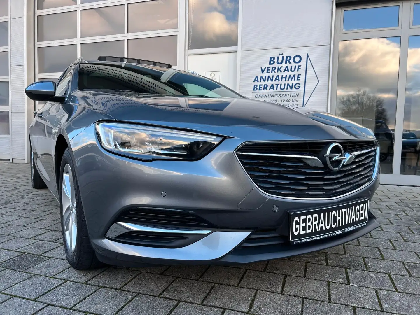 Opel Insignia ST 2.0 Turbo D Aut. 2.HD PANO AHK KAM Gris - 1