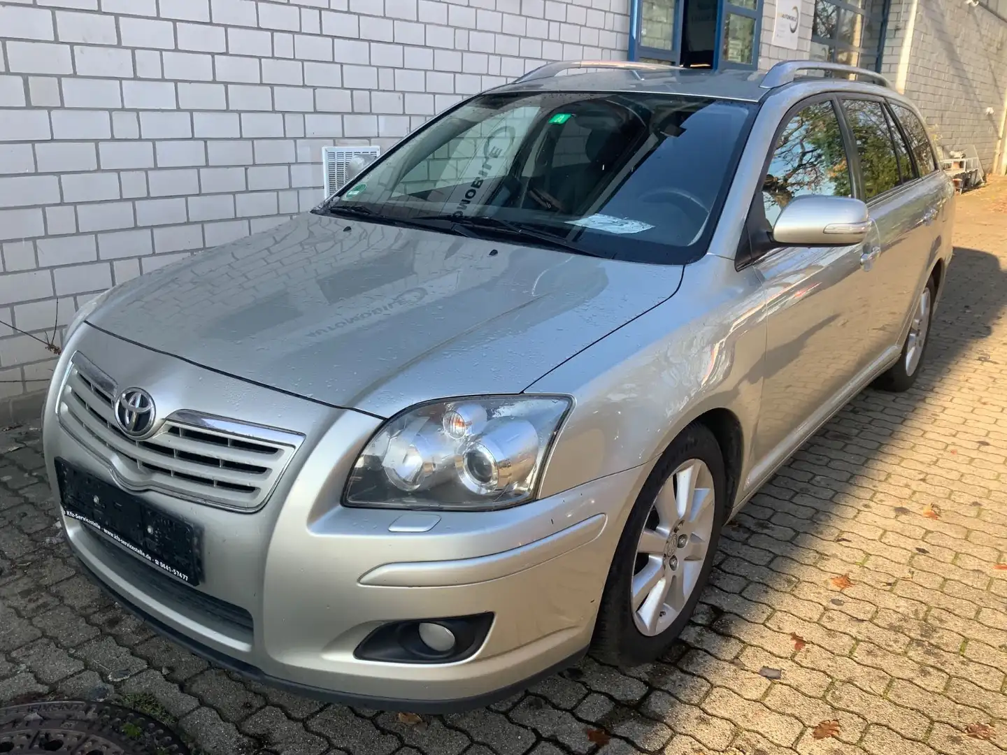Toyota Avensis Kombi 1.8 Executive Argento - 2
