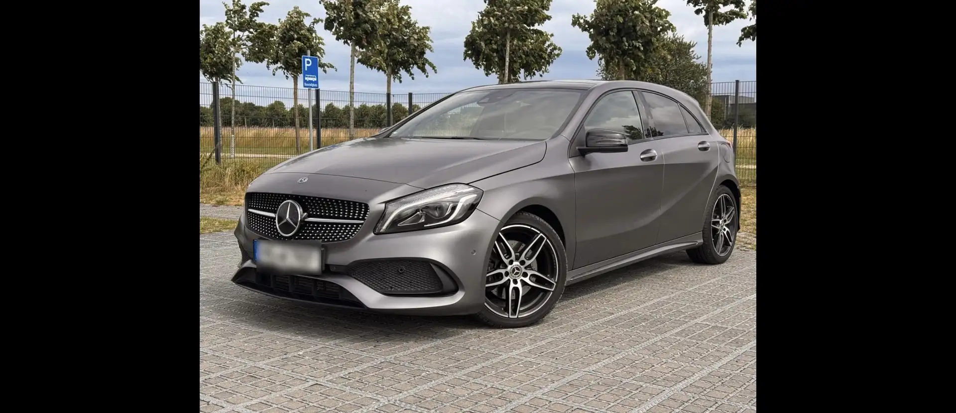 Mercedes-Benz A 220 AMG Line - 1