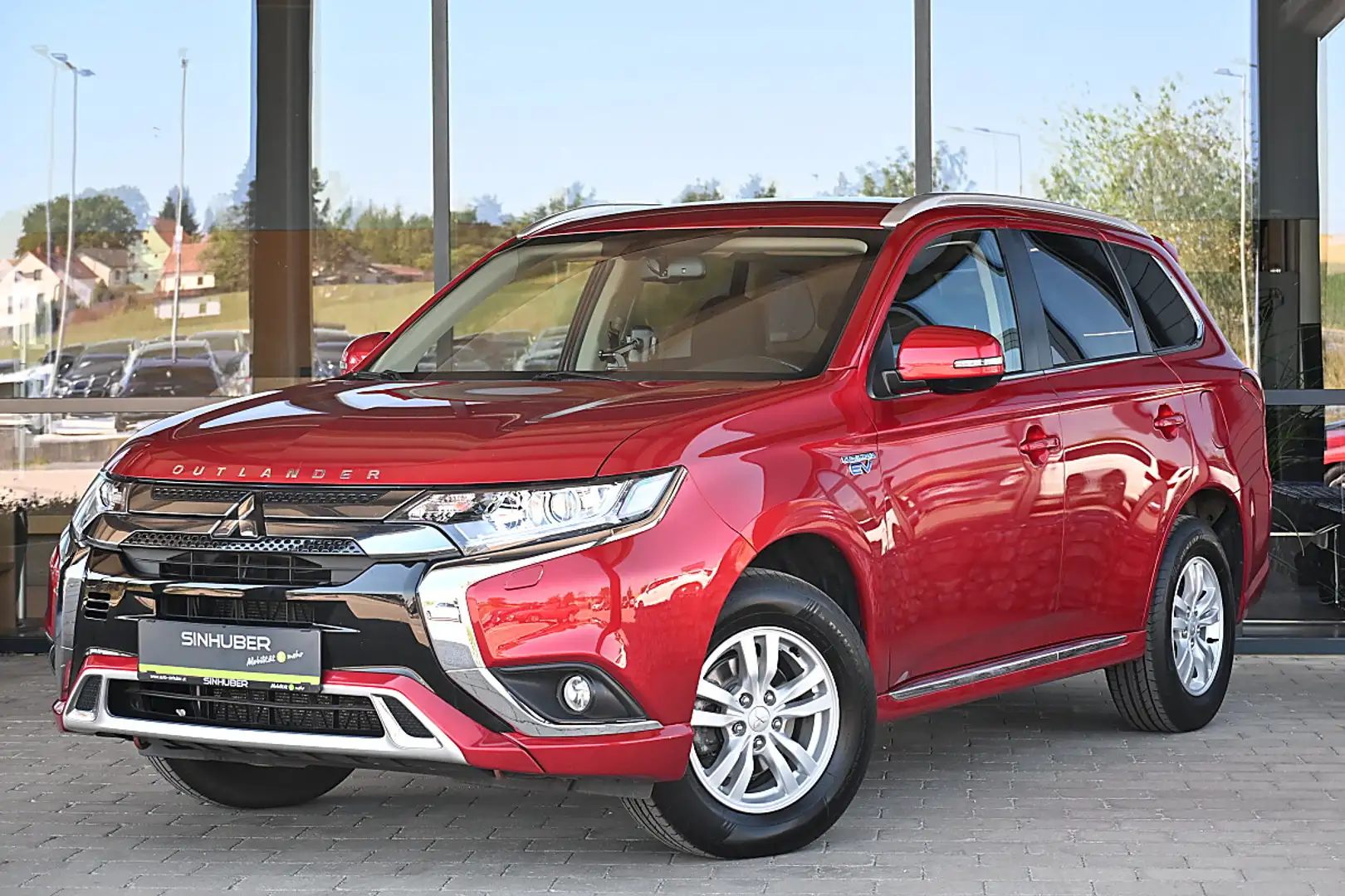 Mitsubishi Outlander 2,4 PHEV Intense AHK, Kamera, AppleCarPlay / An... Rot - 1