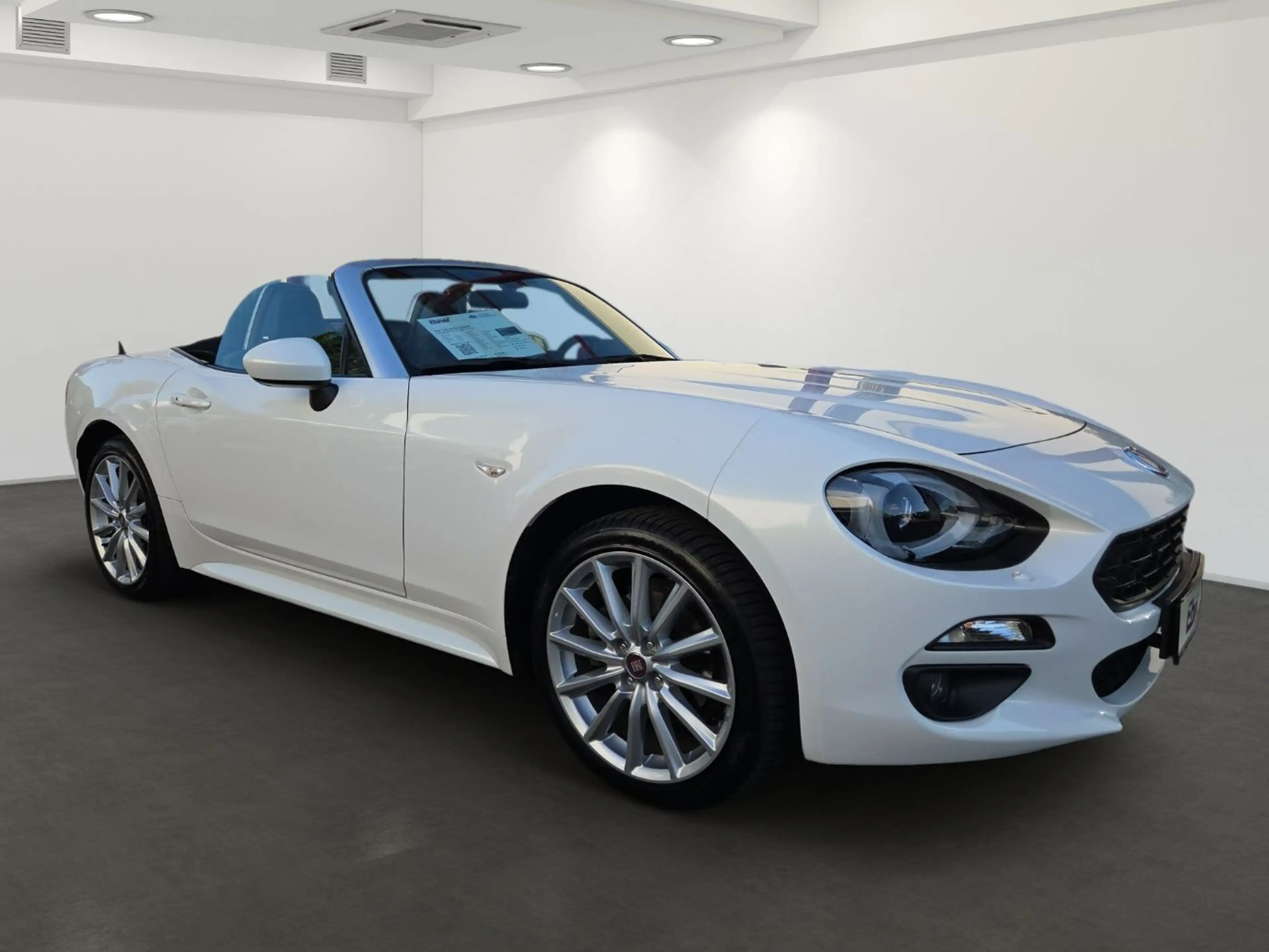 Fiat 124 Spider LUSSO PREMIUM+SICHT NUR 30tKM! LED+NAVI+KAMERA+SIT — photo 3