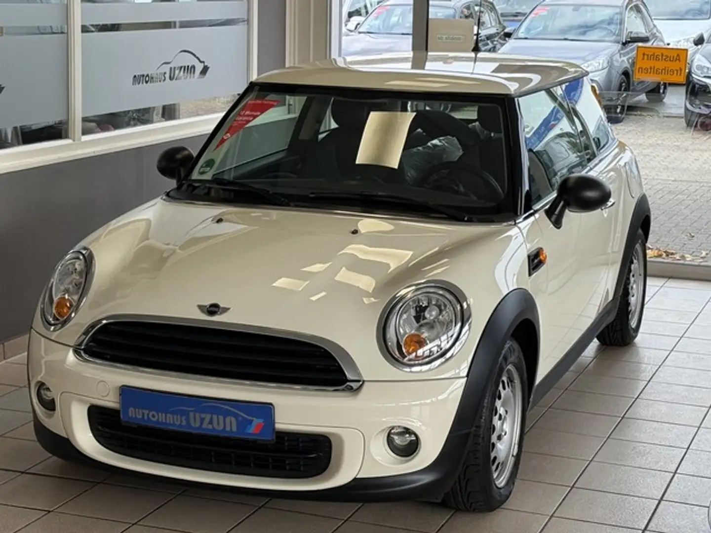 MINI One Klima 8 fach bereift Finanz ab 49 Euro mtl Weiß - 1