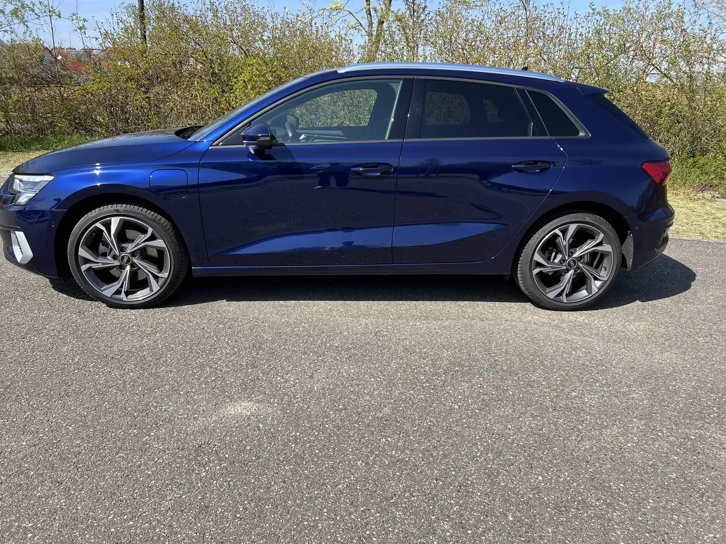 Audi A3 40 TFSI e advanced Blau - 2