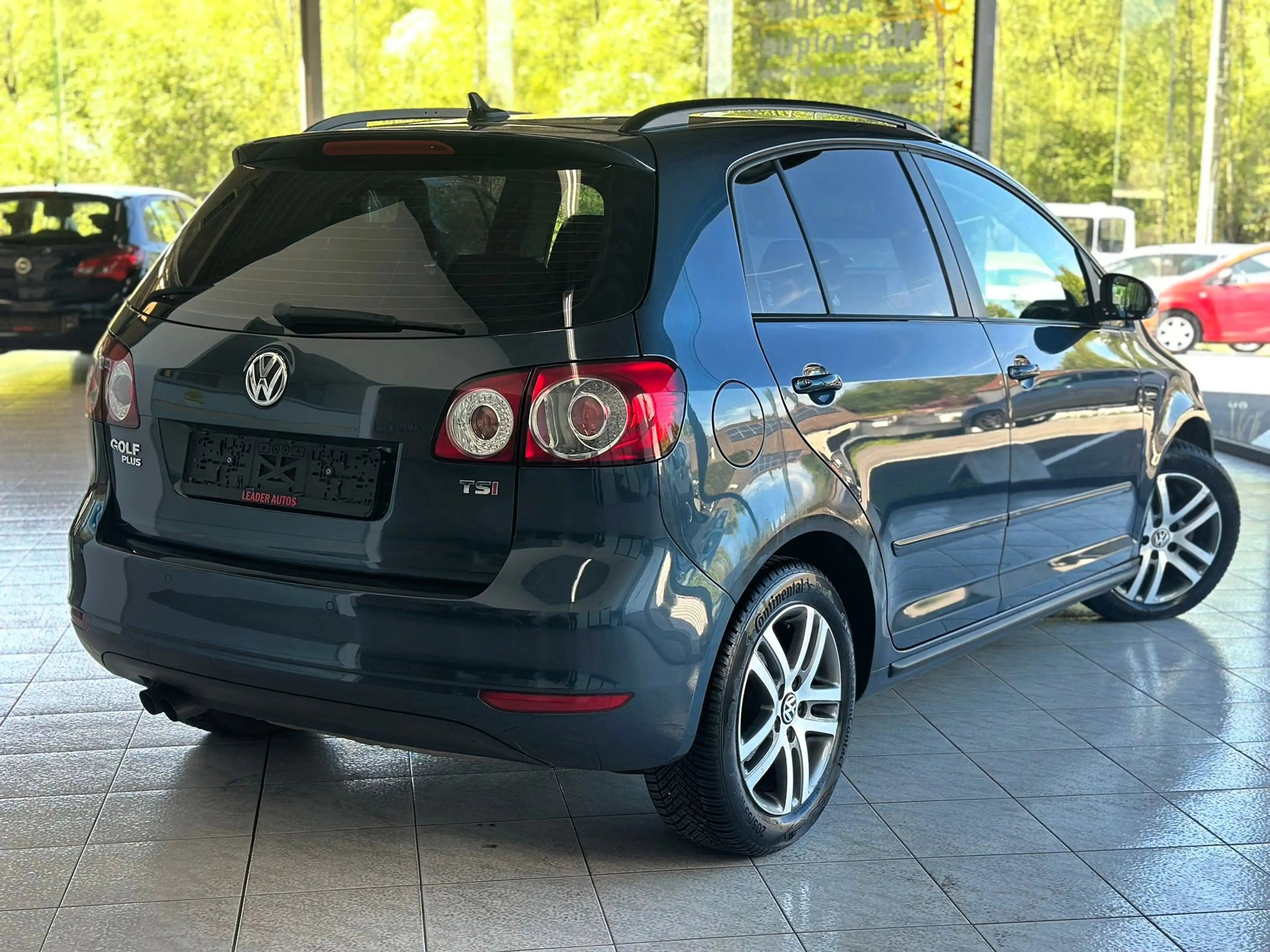 Volkswagen Golf Plus 🟩1.4 ESSENCE 122CV - AUTOMATIQUE - GPS - HIGHLINE - CRUISE - SIÈGES CHAUFFANTS — photo 3
