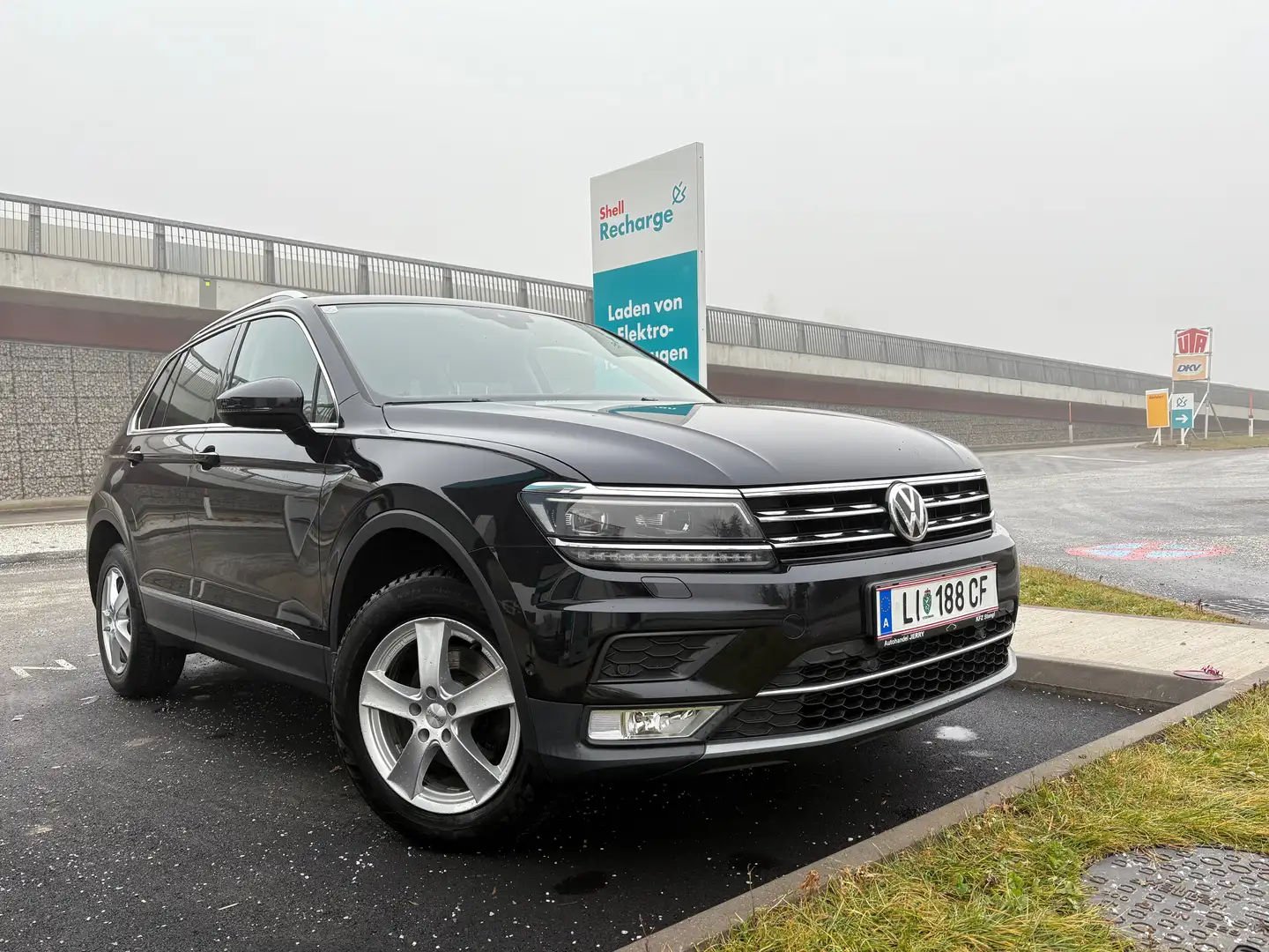 Volkswagen Tiguan Tiguan 2,0 TDI SCR 4Motion Highline DSG Highline Schwarz - 2