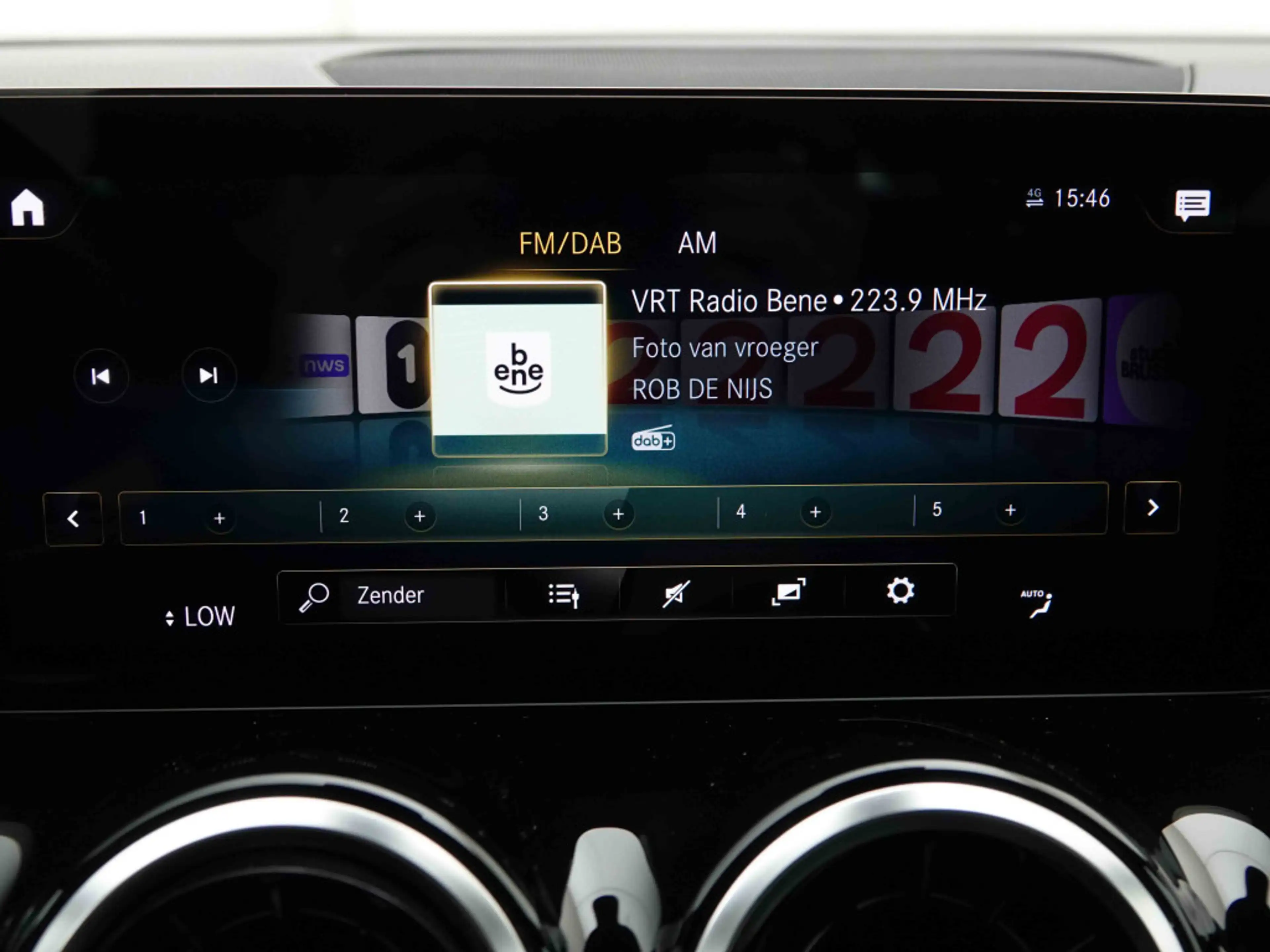 Mercedes-Benz GLB 180 180d DCT Business | MBUX Navi | Camera | Heated Seats — photo 11