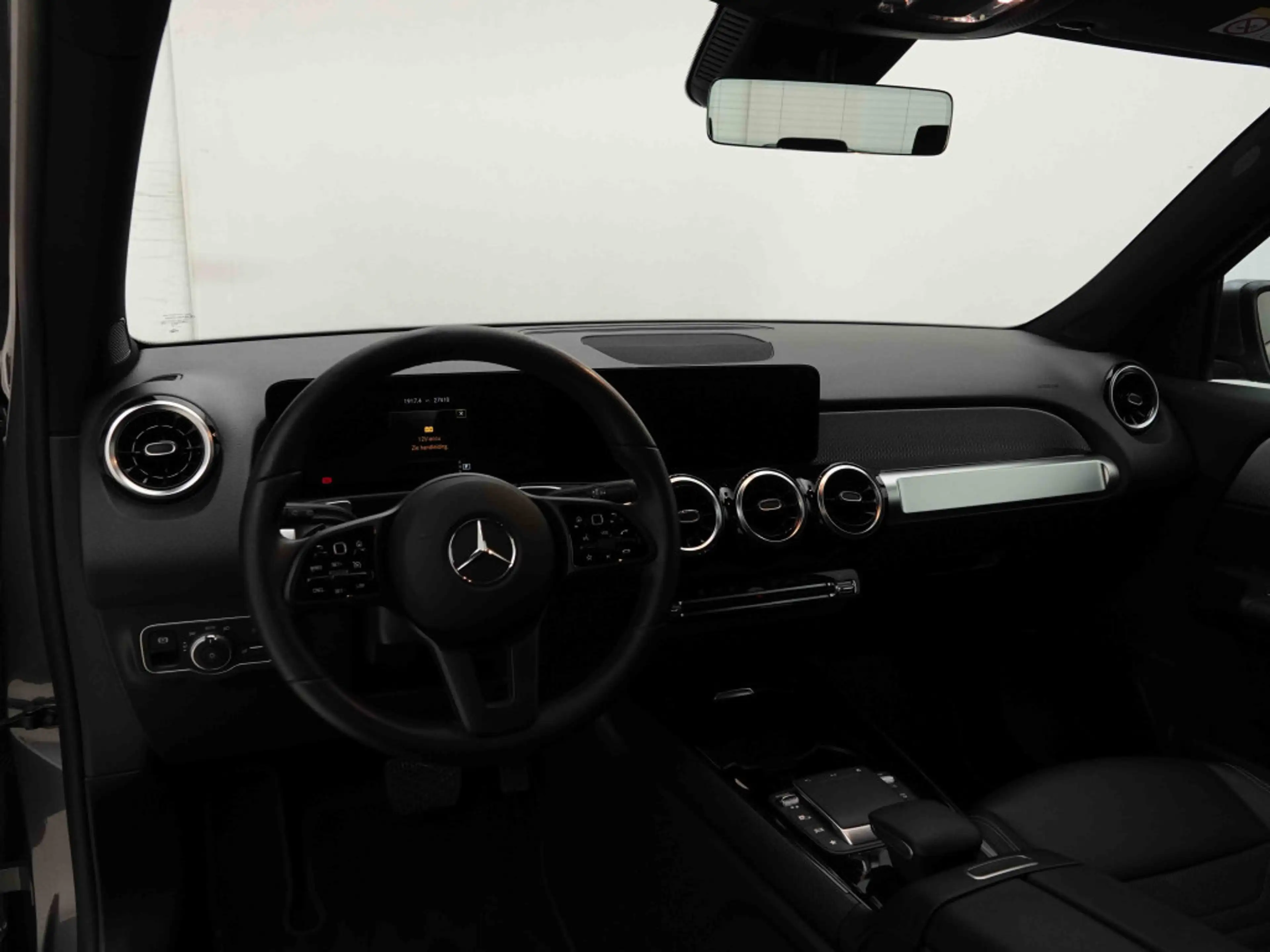 Mercedes-Benz GLB 180 180d DCT Business | MBUX Navi | Camera | Heated Seats — photo 8
