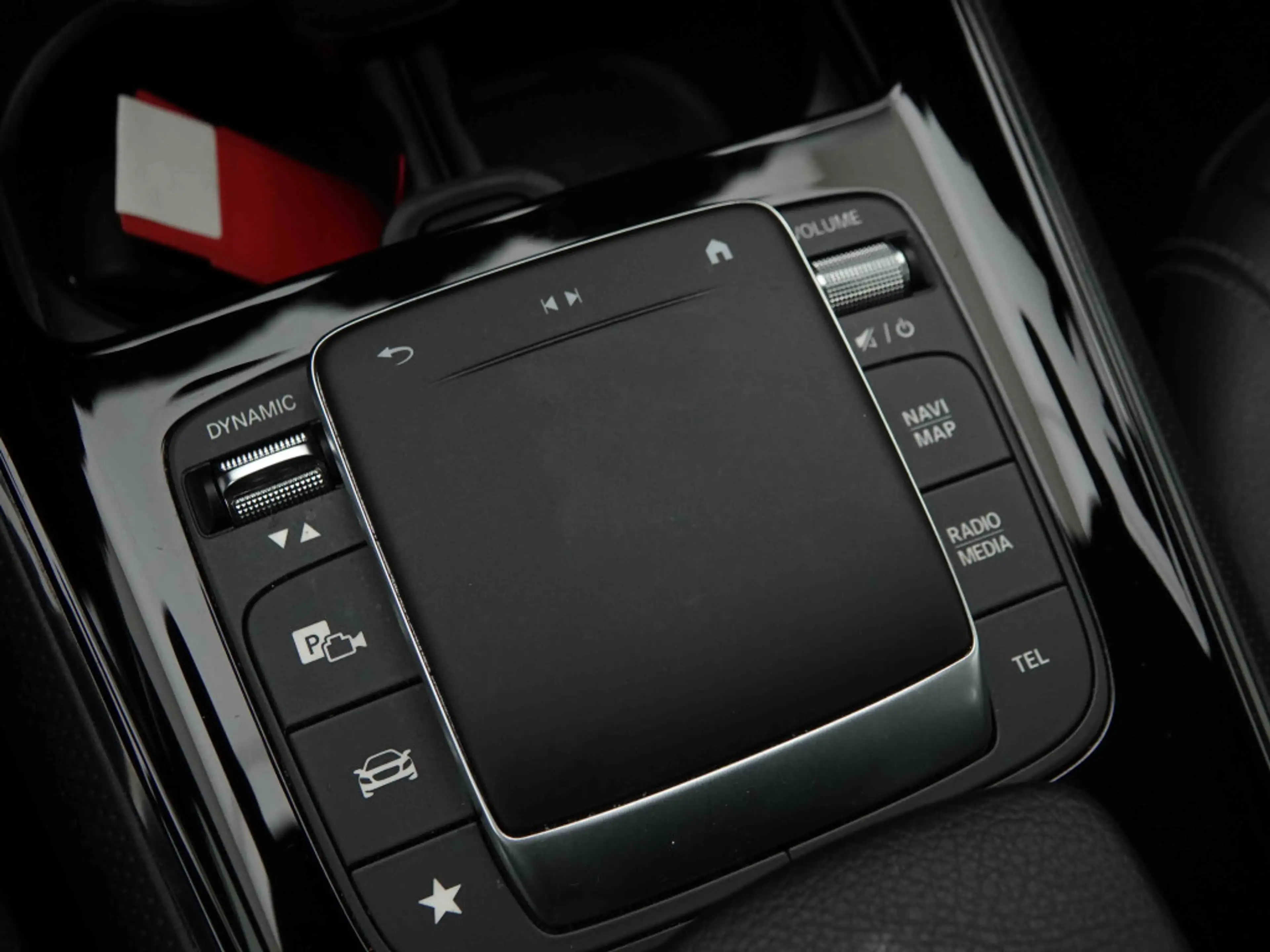 Mercedes-Benz GLB 180 180d DCT Business | MBUX Navi | Camera | Heated Seats — photo 14