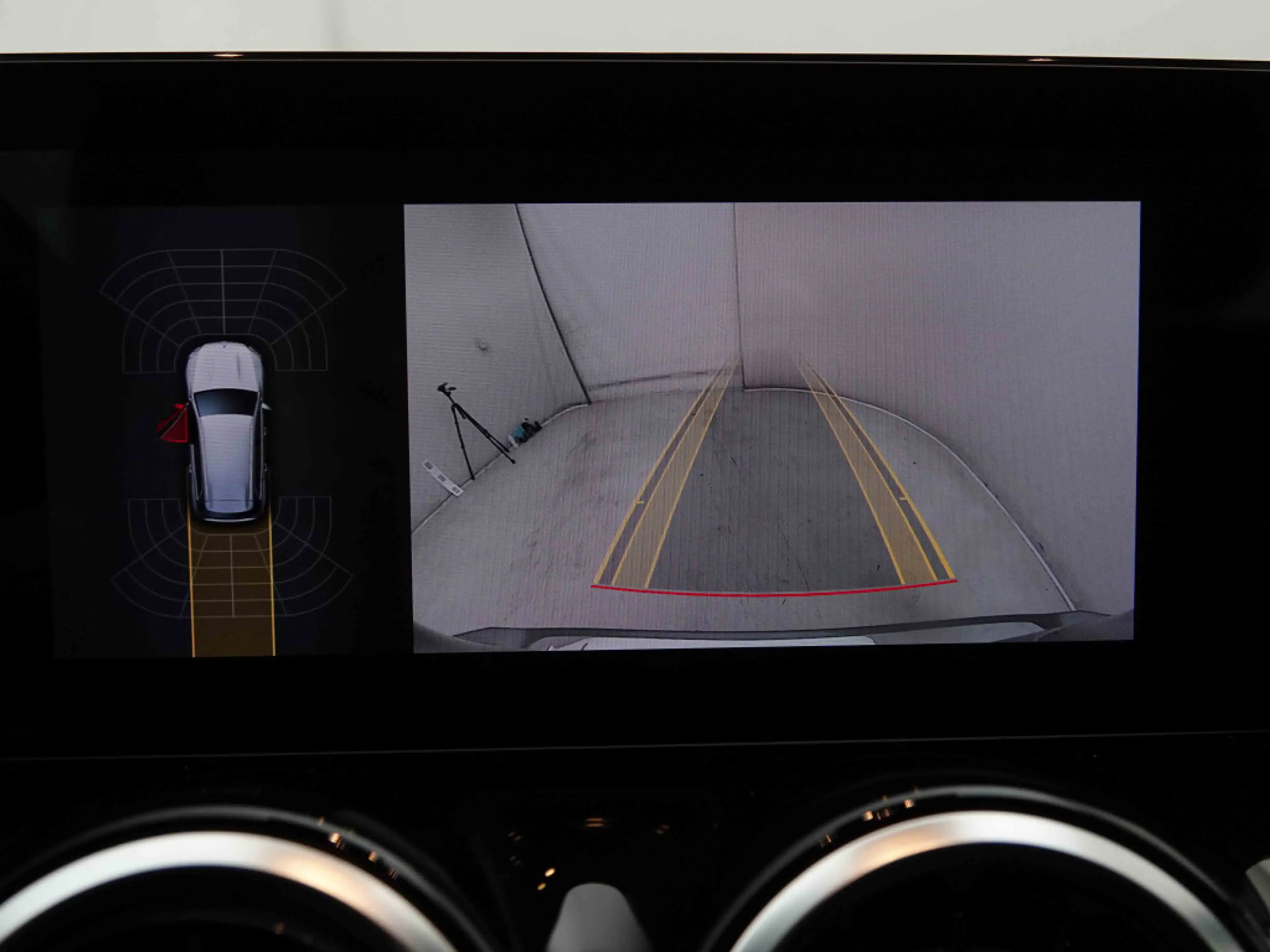 Mercedes-Benz GLB 180 180d DCT Business | MBUX Navi | Camera | Heated Seats — photo 10
