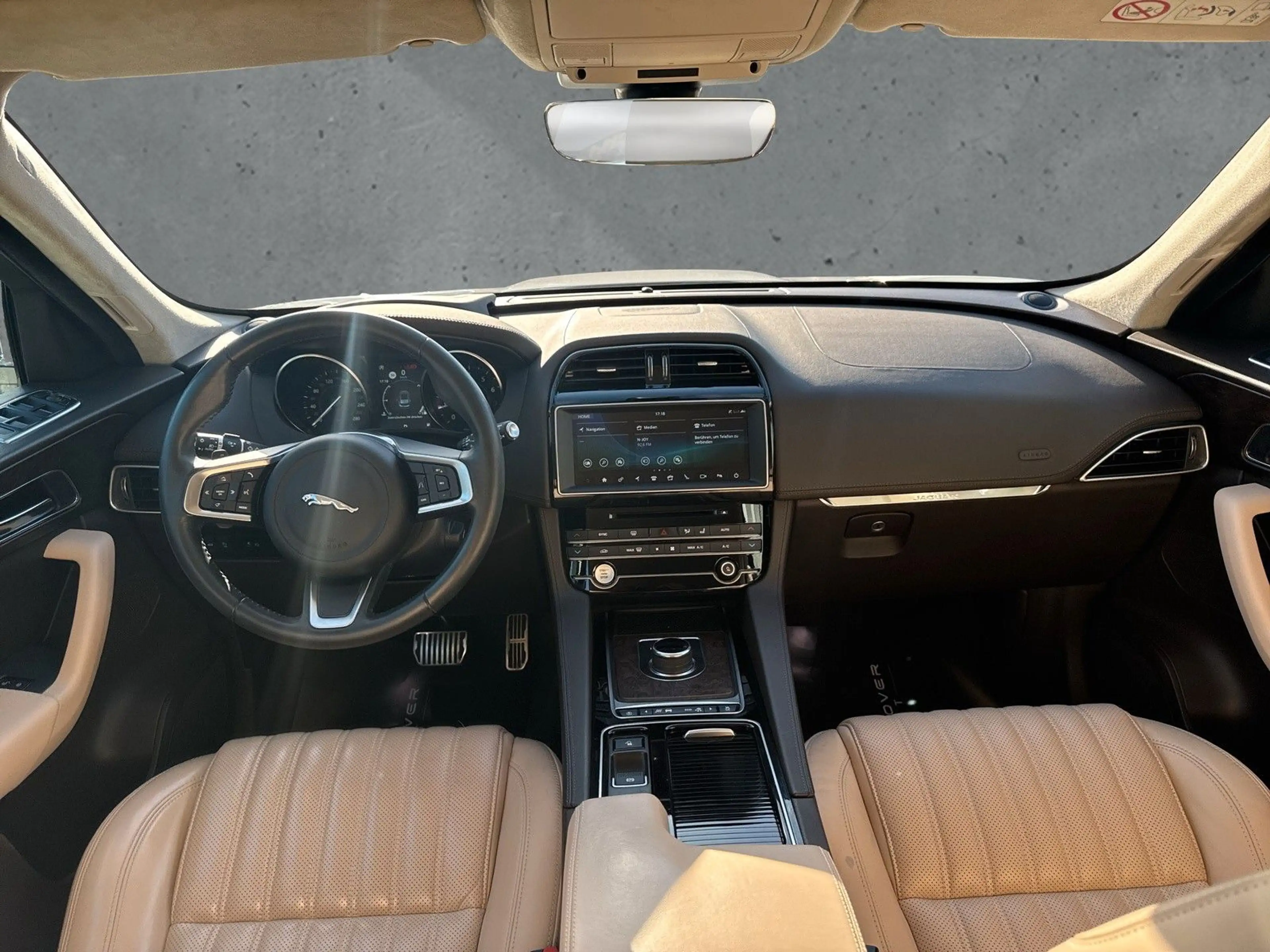 Jaguar F-Pace F-PACE Portfolio AWD R-CAM/HEADUP/LEDER/APP/ — photo 10