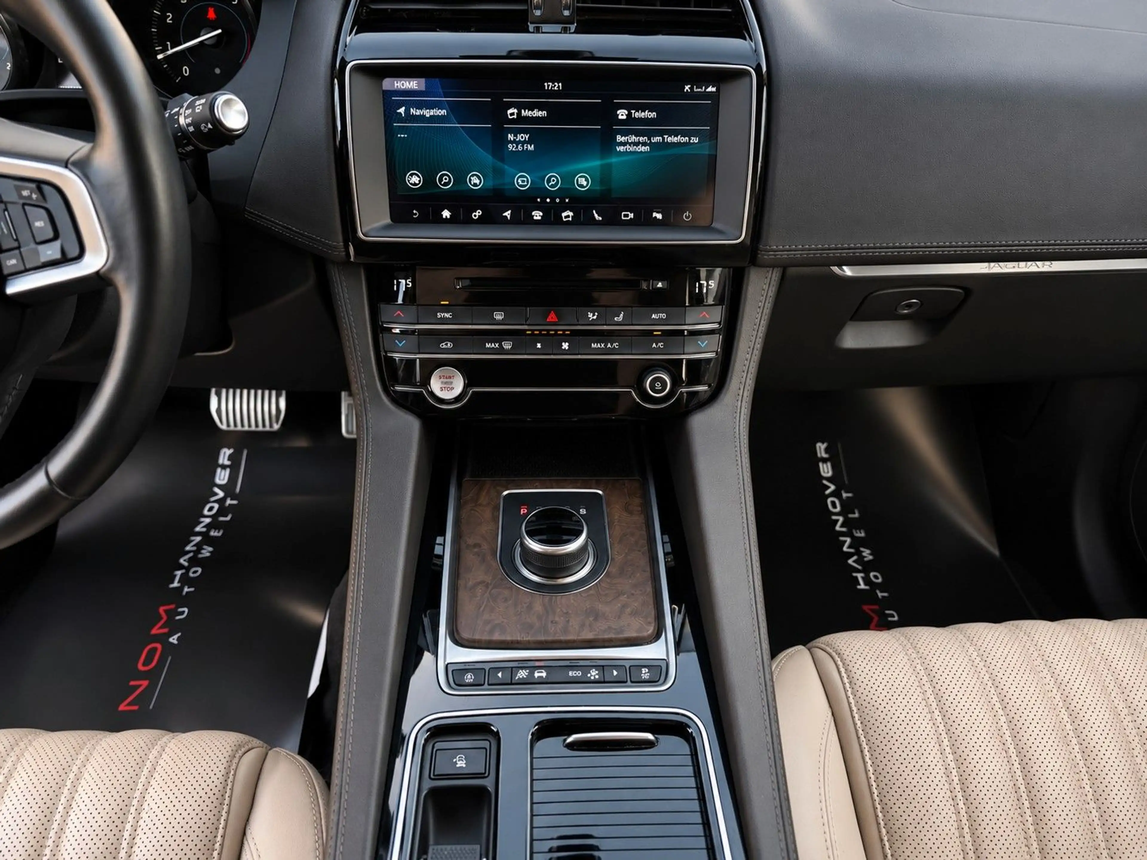 Jaguar F-Pace F-PACE Portfolio AWD R-CAM/HEADUP/LEDER/APP/ — photo 14