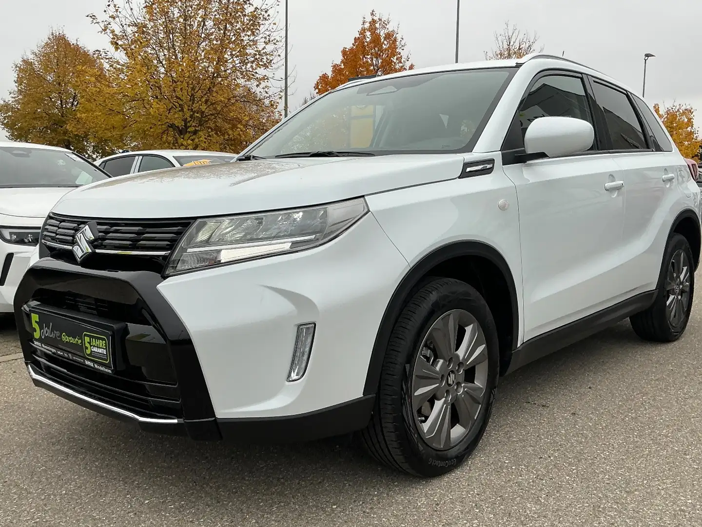 Suzuki Vitara 1.5 ALLGRIP Comfort Allrad+AHK+Navi+Kamera Weiß - 2