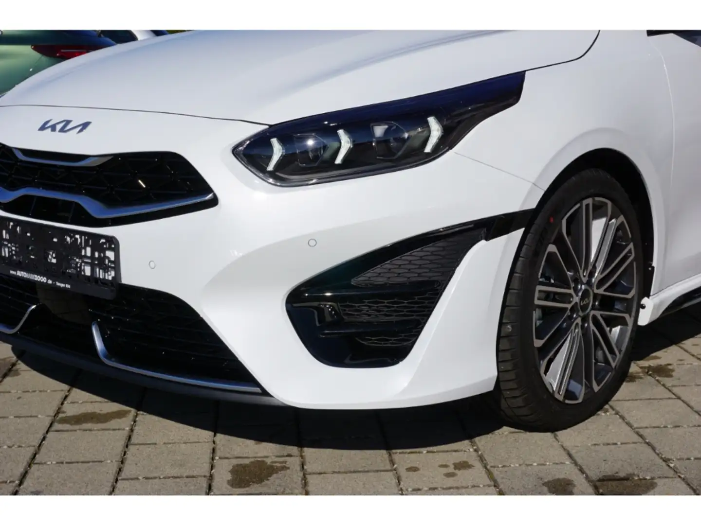 Kia Ceed / cee'd 1.5T 140 GT Line DCT7 Navi LED ACC Kamera SHZ Weiß - 2