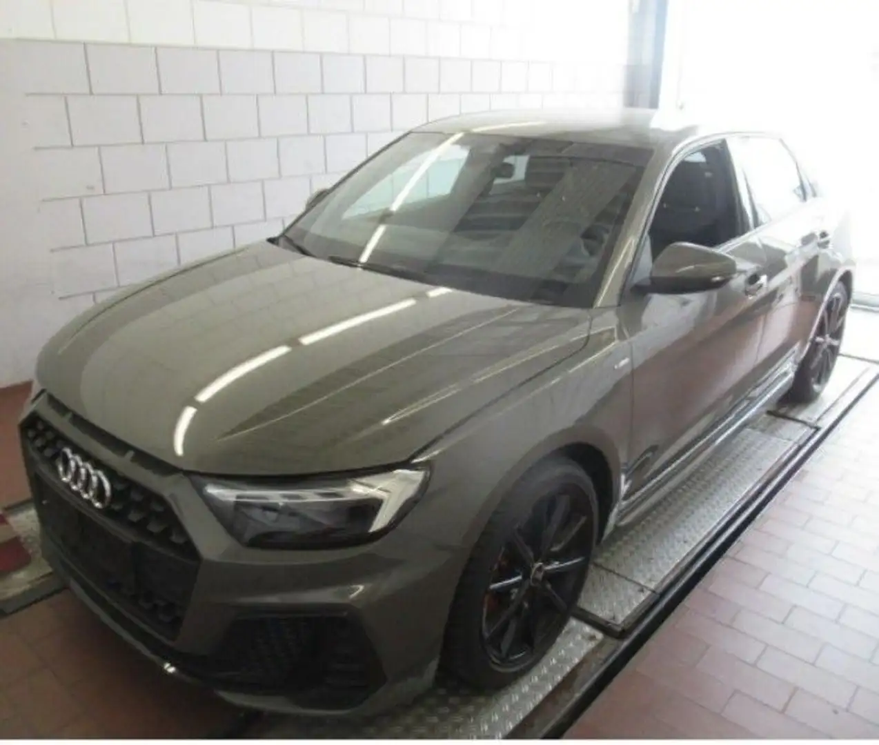 Audi A1 35TFSI S tronic S line Dynamik Opti Grau - 2