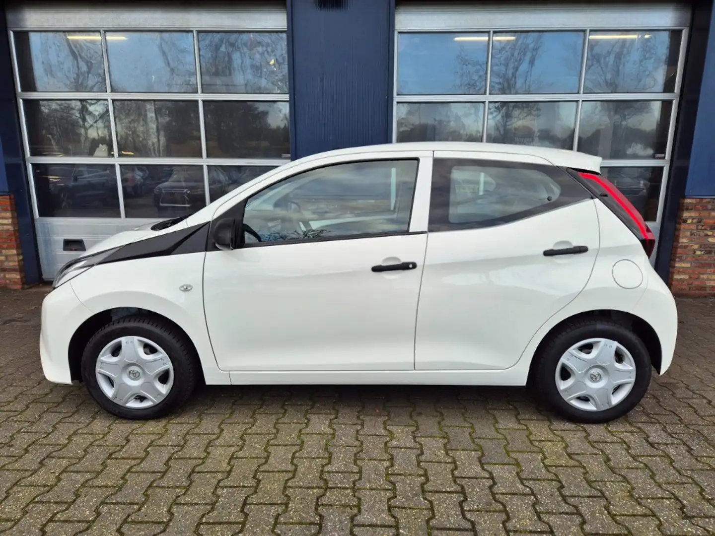 Toyota Aygo 1.0 VVT-I X-FUN TREKHAAK, Bleutooth, ALL IN prijs! Blanc - 2