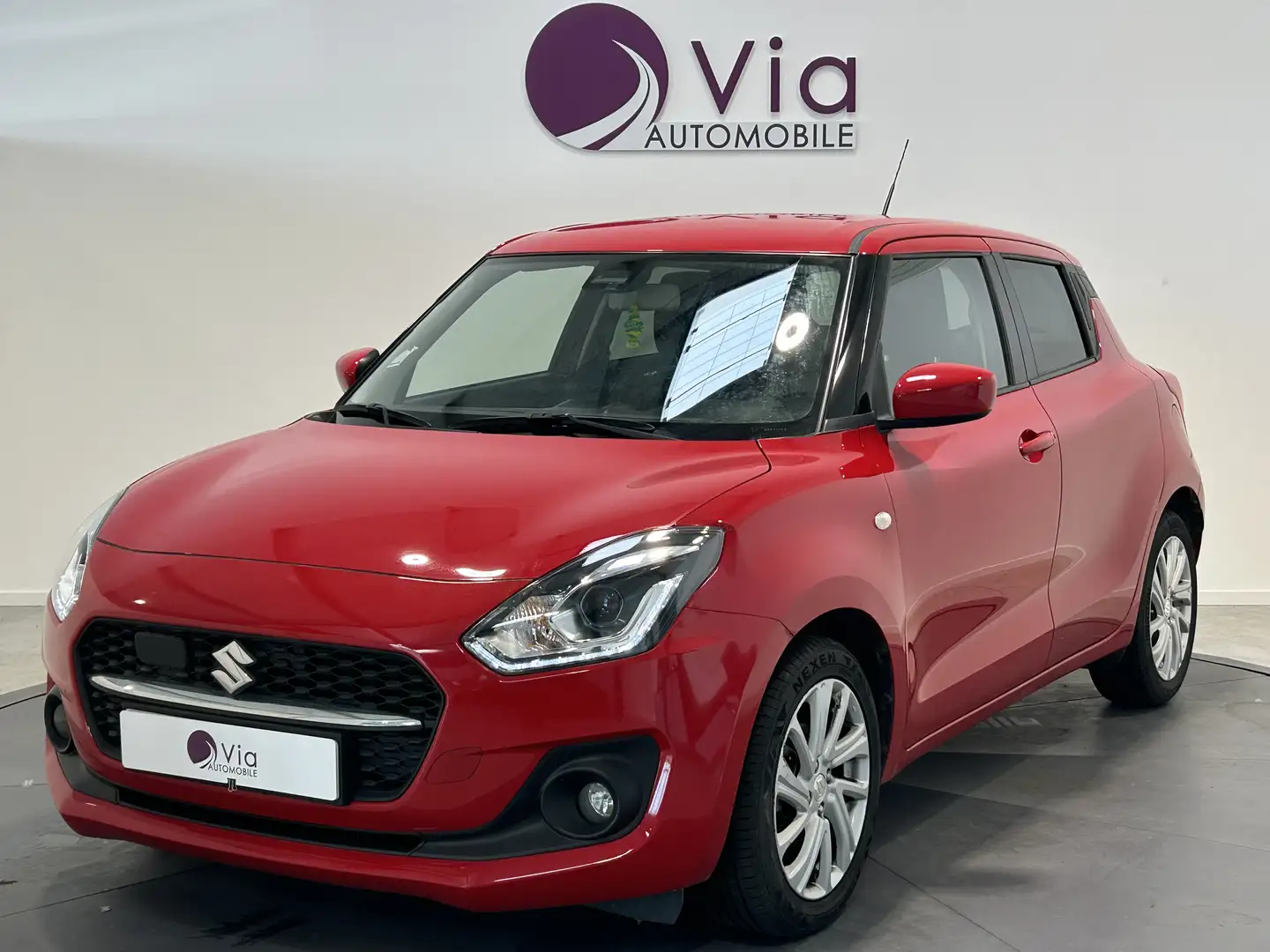 Suzuki Swift IV 1.2 DUALJET HYBRID 83 PRIVILEGE - 1ere main - s Rouge - 1