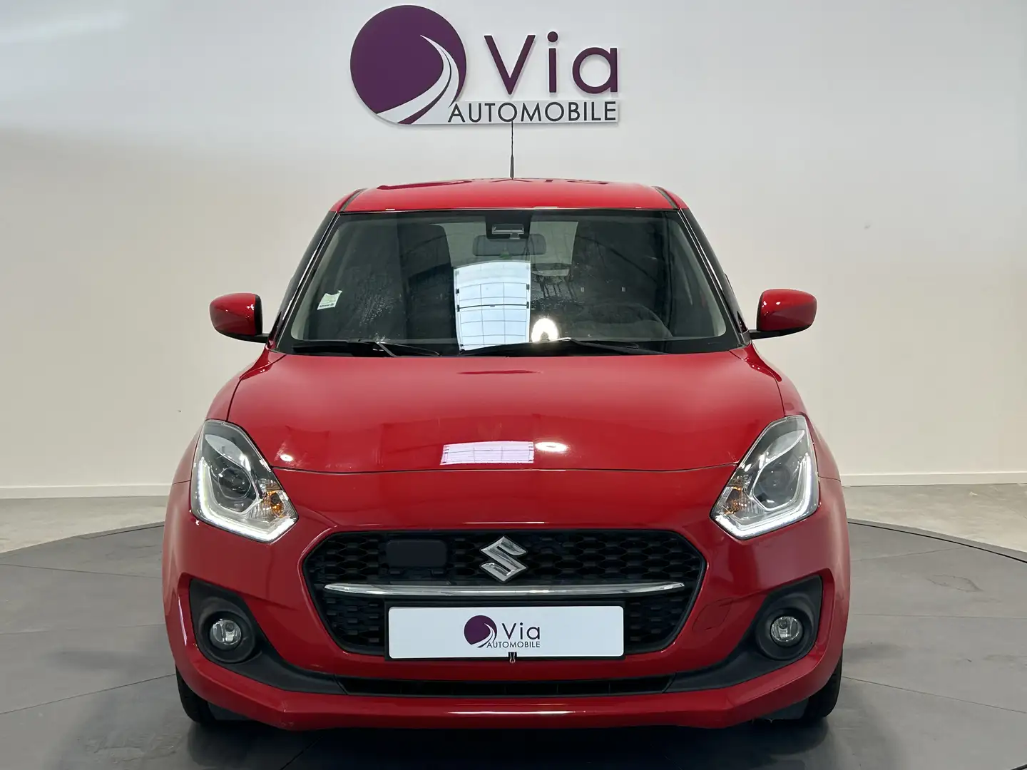 Suzuki Swift IV 1.2 DUALJET HYBRID 83 PRIVILEGE - 1ere main - s Rouge - 2