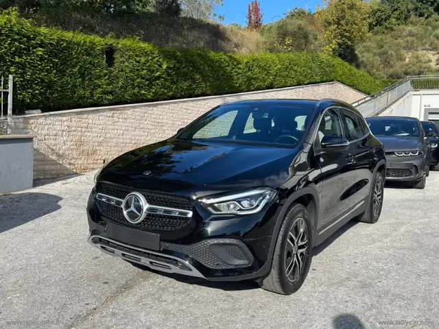 Mercedes-Benz GLA 180 GLA 200 d Automatic Progressive Advanced