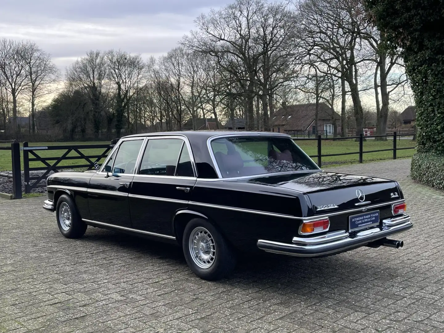 Mercedes-Benz 300 SEL 6.3 in zeer mooie gerestaureerde staat Schwarz - 2