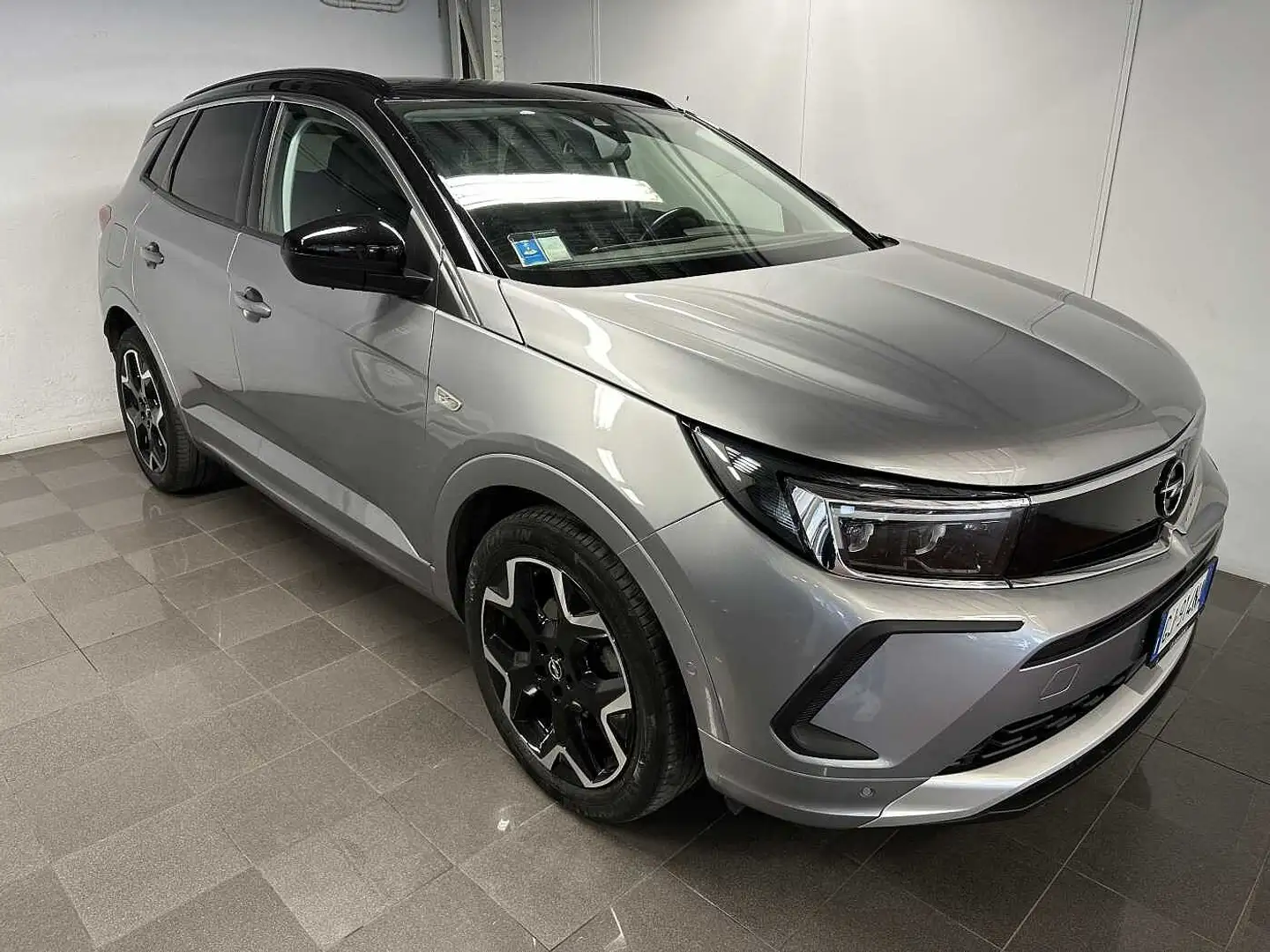 Opel Grandland 1.5 diesel Ecotec aut. Ultimate Grijs - 2