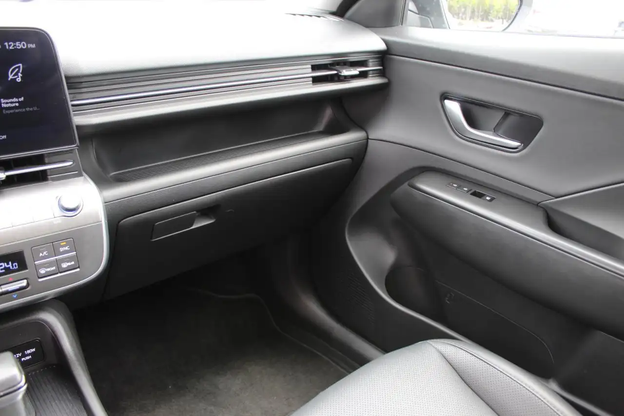 Hyundai KONA снимка Hyundai KONA