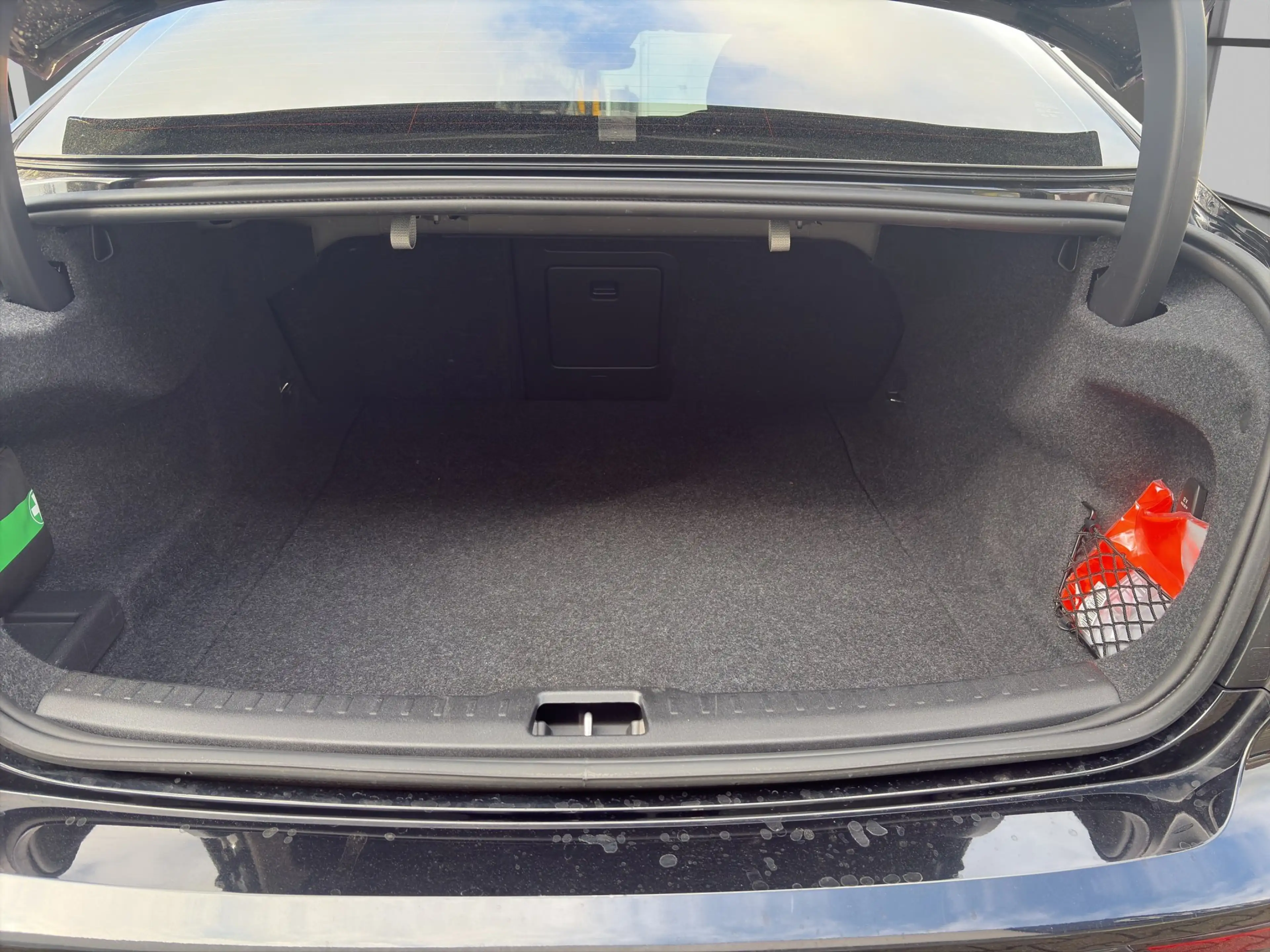 Volvo S60 Ultimate Dark AWD — photo 9