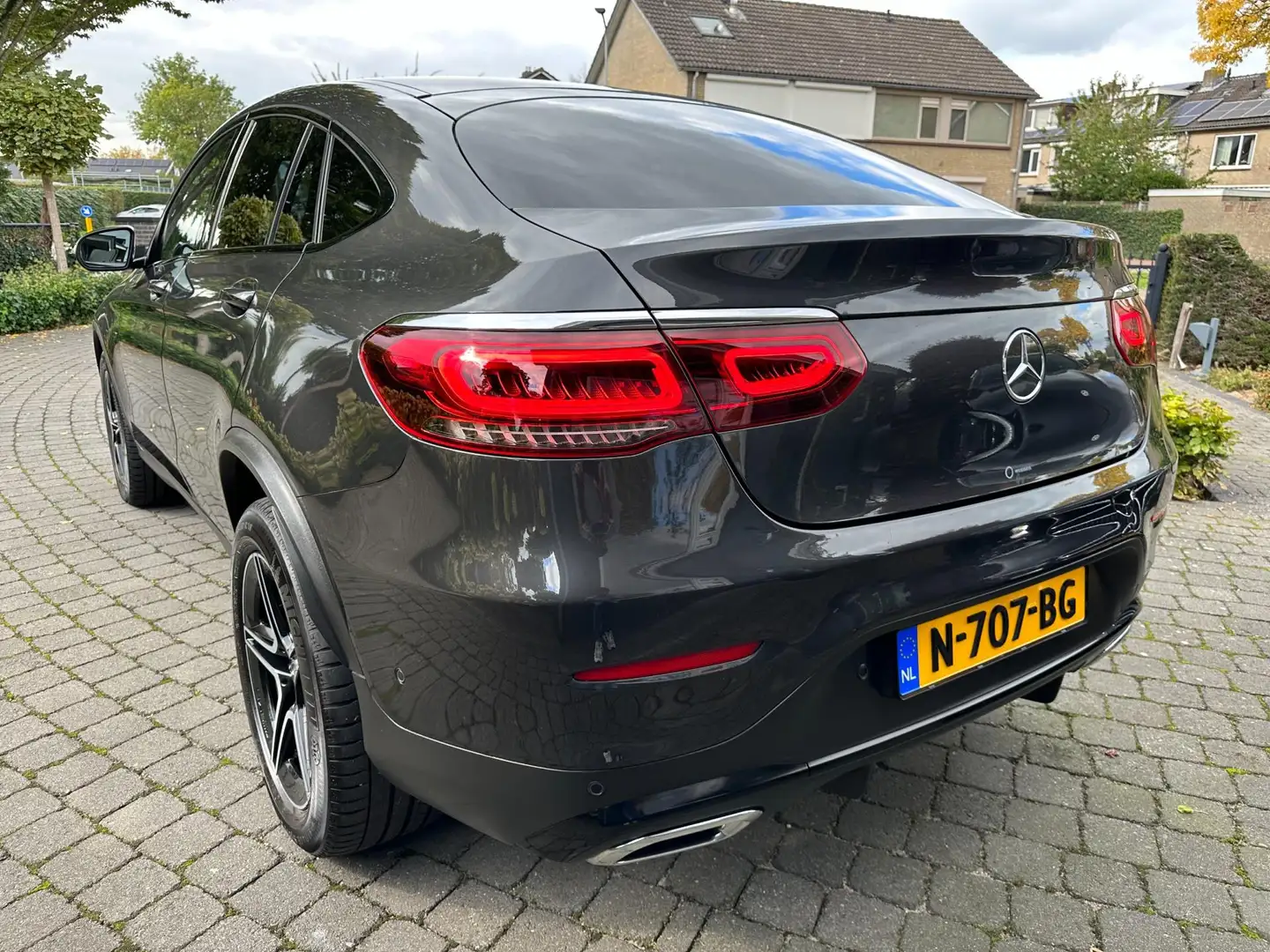 Mercedes-Benz GLC 300 Coupé 300e 4MATIC Premium Plus, BTW, Trekhaak Grijs - 2