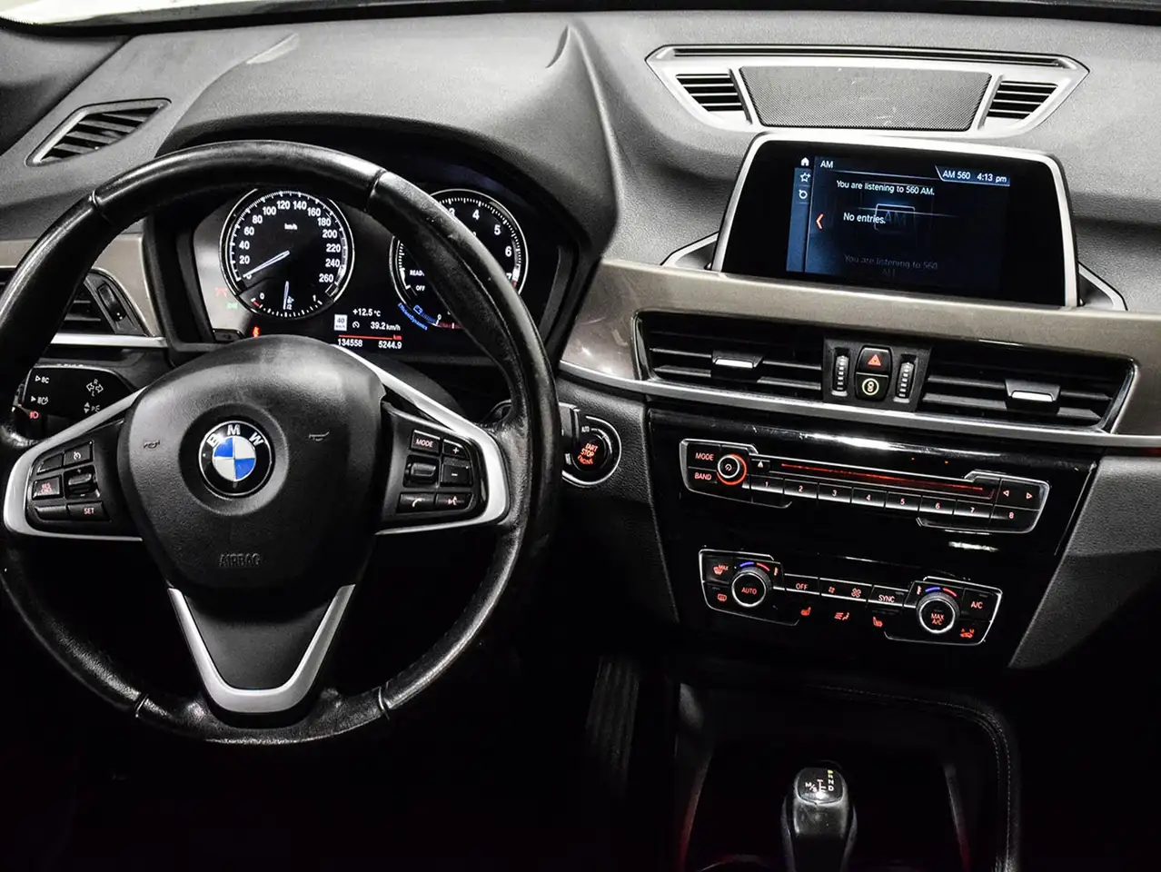 BMW X1 снимка BMW X1