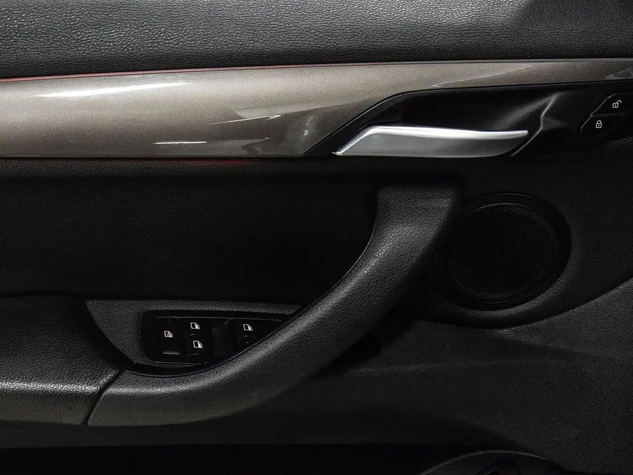 BMW X1 снимка BMW X1