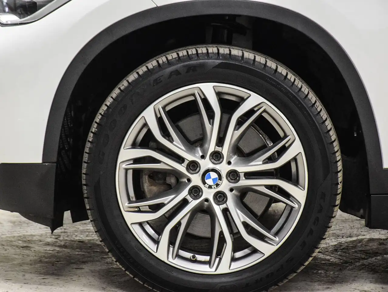 BMW X1 снимка BMW X1