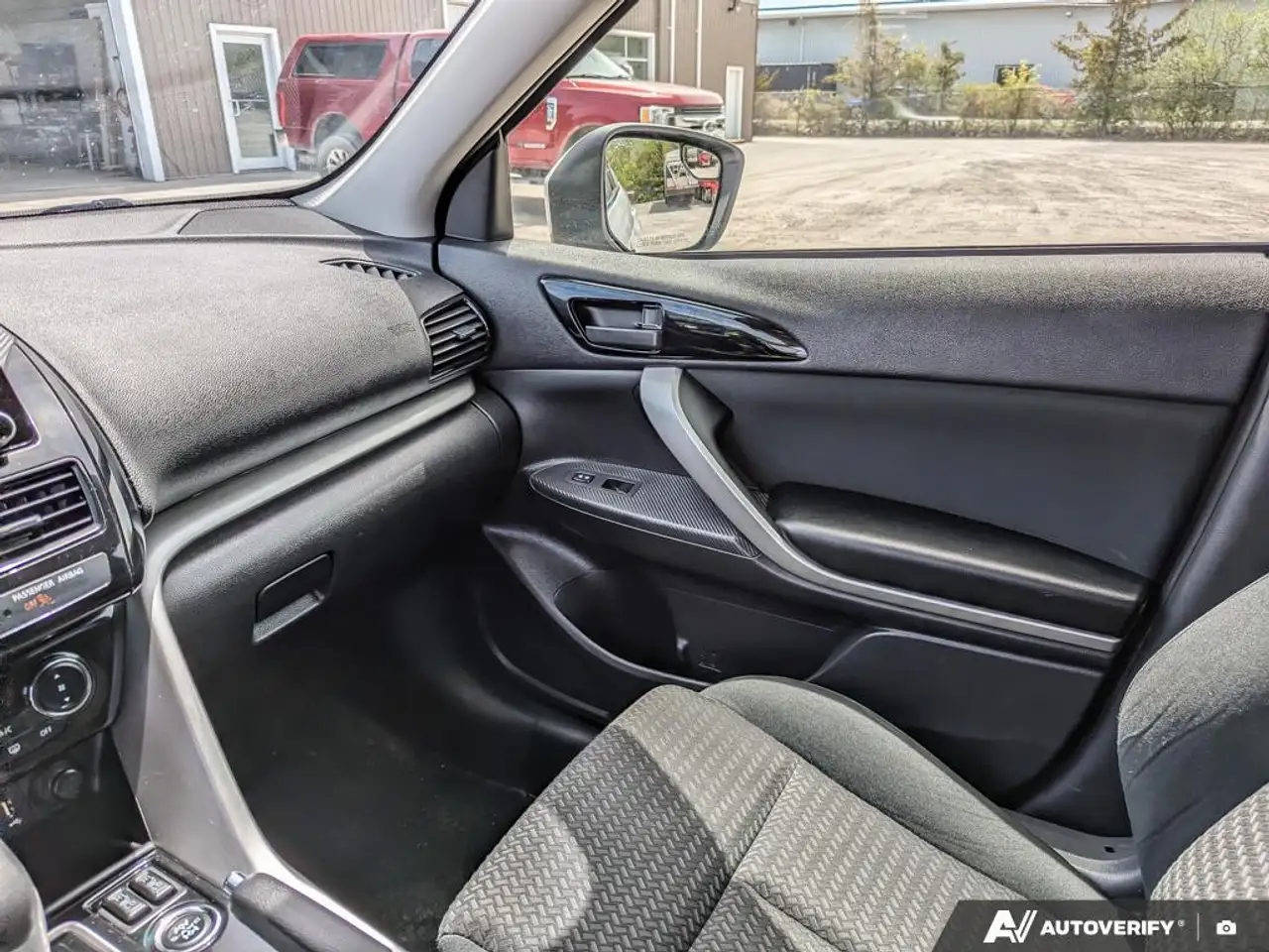 Mitsubishi Eclipse Cross снимка Mitsubishi Eclipse Cross