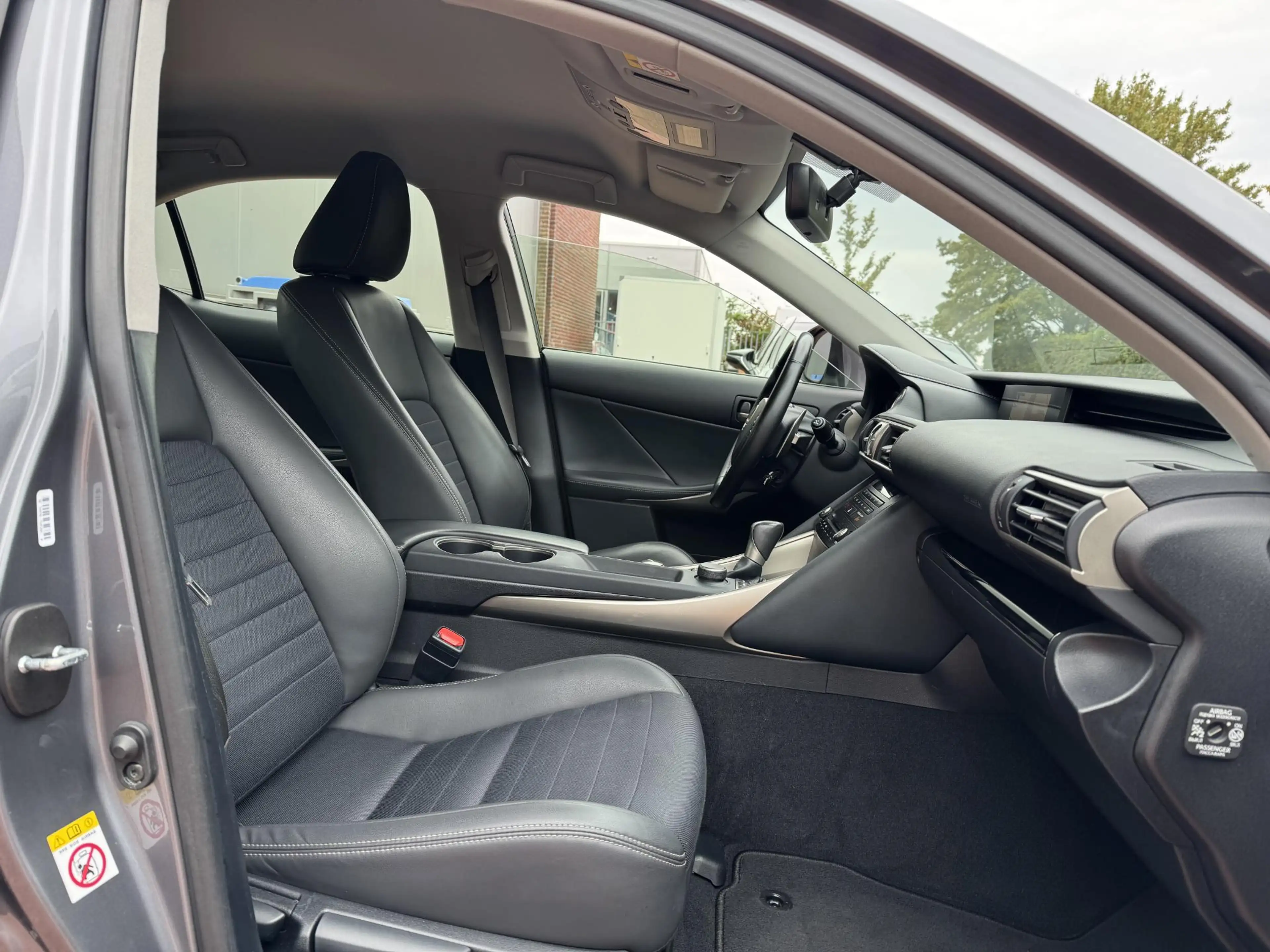 Lexus IS 300 300h Hybrid Business Line Dealer Onderhouden Facel — photo 4