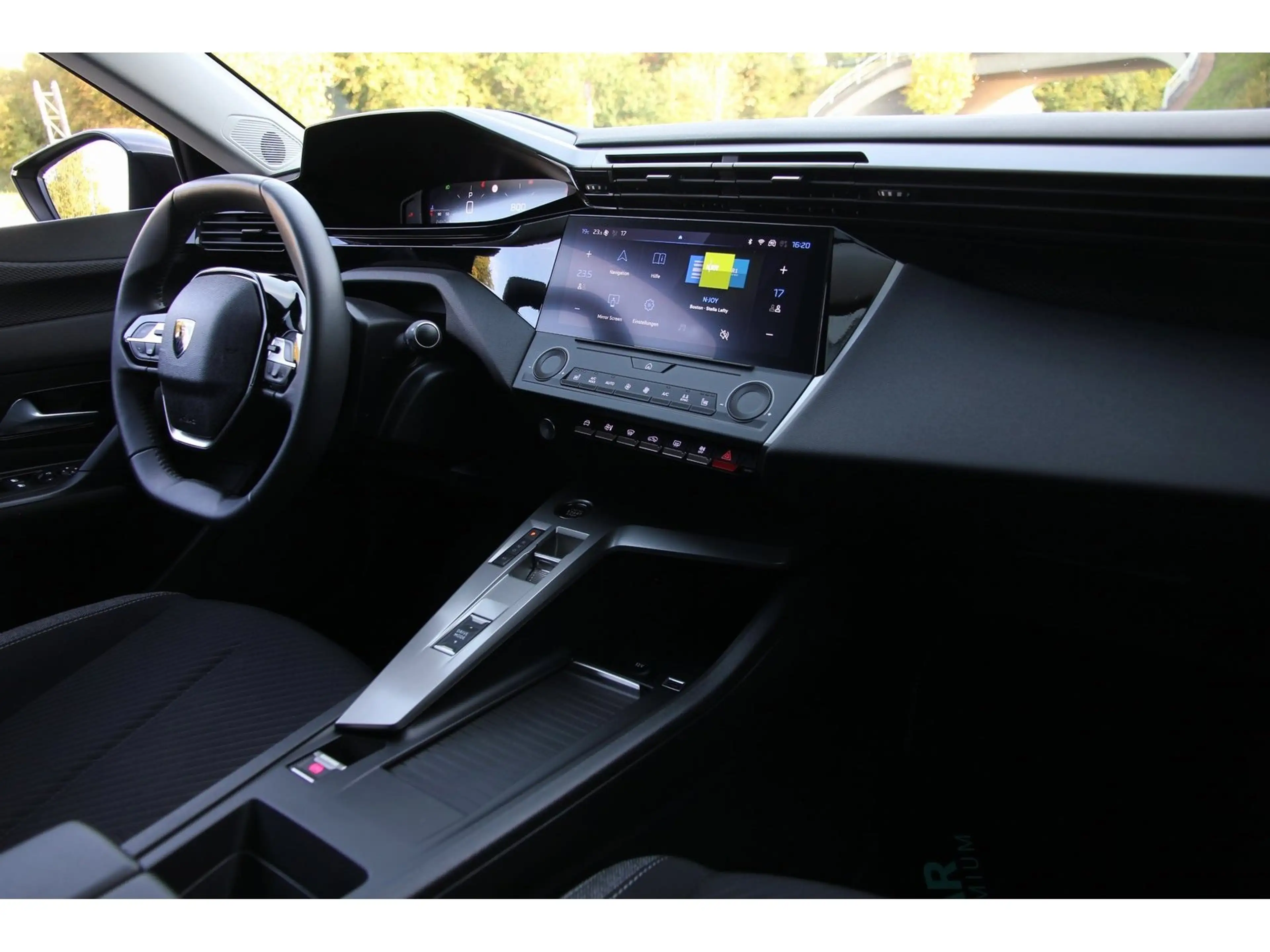 Peugeot 308 SW Active HDi 130 TEMP SHZ FSH ZV LED PDC — photo 16