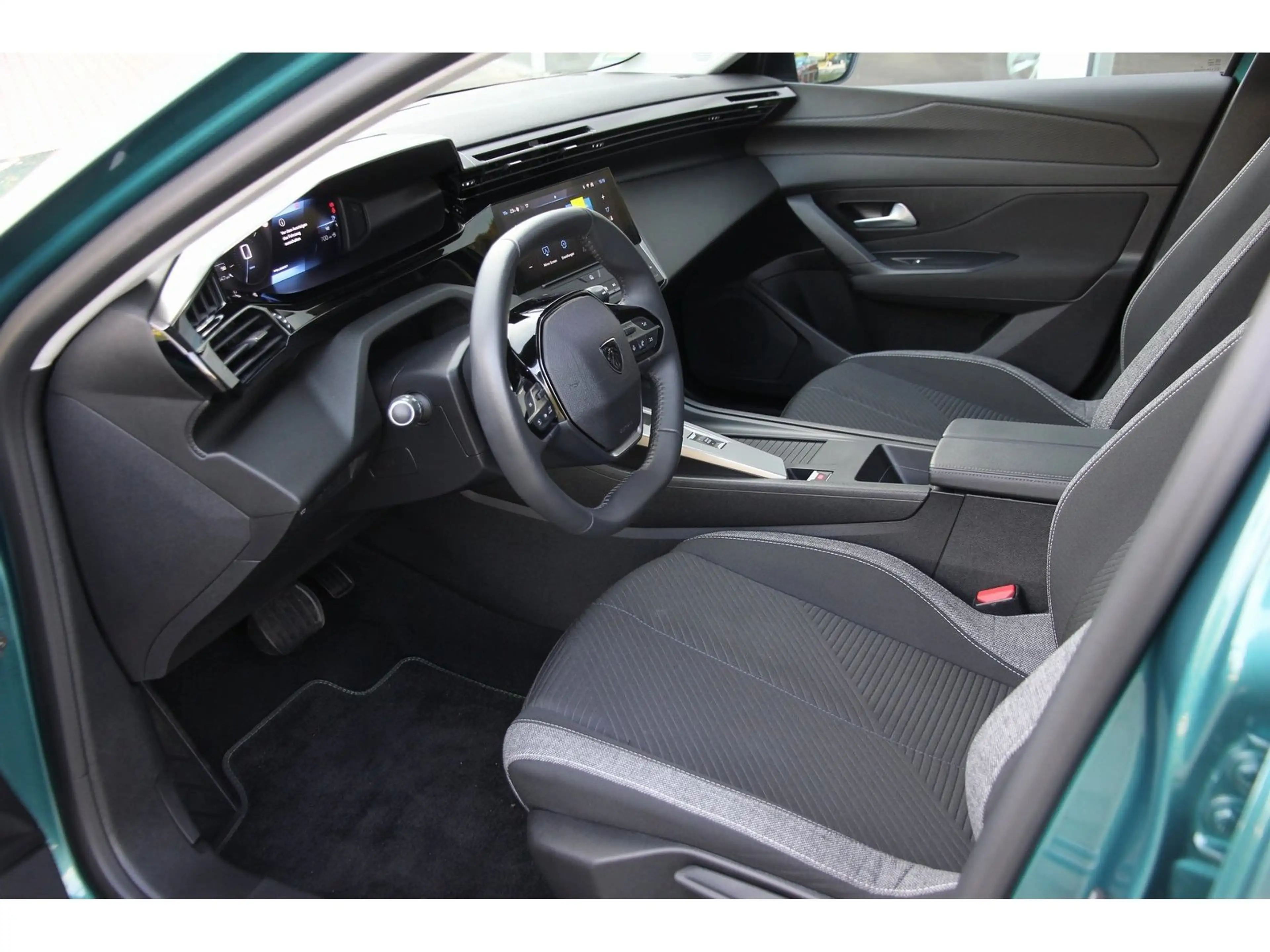 Peugeot 308 SW Active HDi 130 TEMP SHZ FSH ZV LED PDC — photo 10