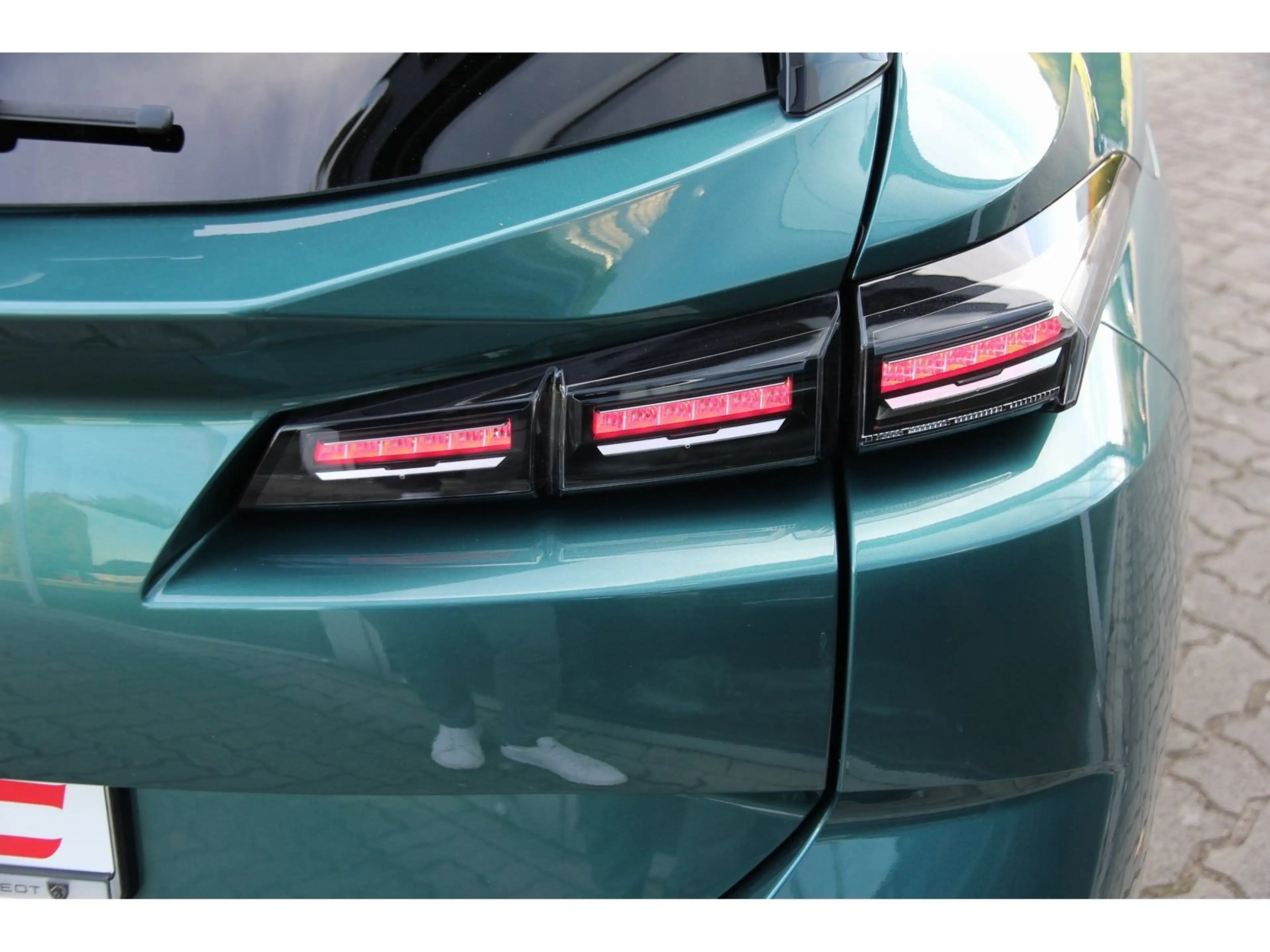 Peugeot 308 SW Active HDi 130 TEMP SHZ FSH ZV LED PDC — photo 6