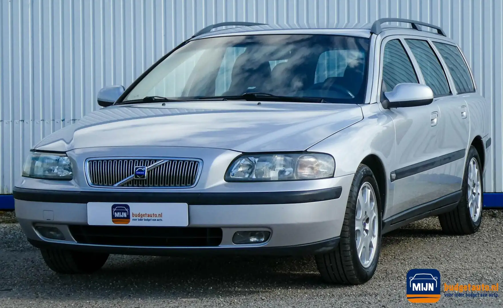 Volvo V70 2.4 Comfort Line - LPG G3 Gris - 1