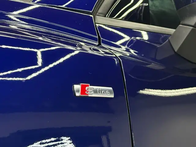 Audi Q3 view 3