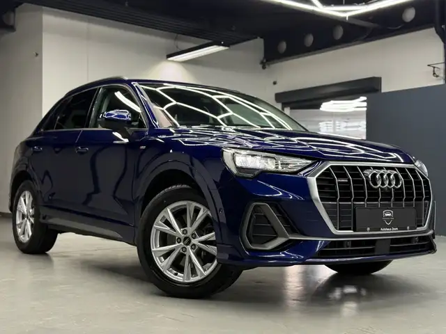 Audi Q3 view 13