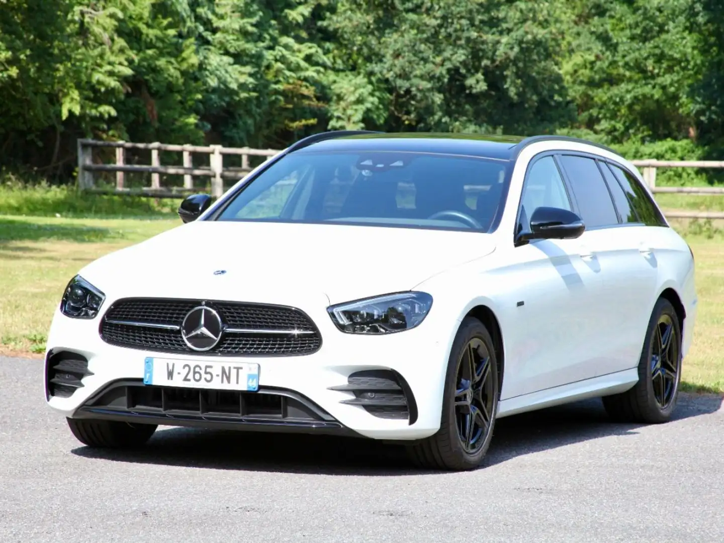 Mercedes-Benz E 300 300 E AMG LINE 9G-TRONIC NIGHT EDITION Blanc - 1