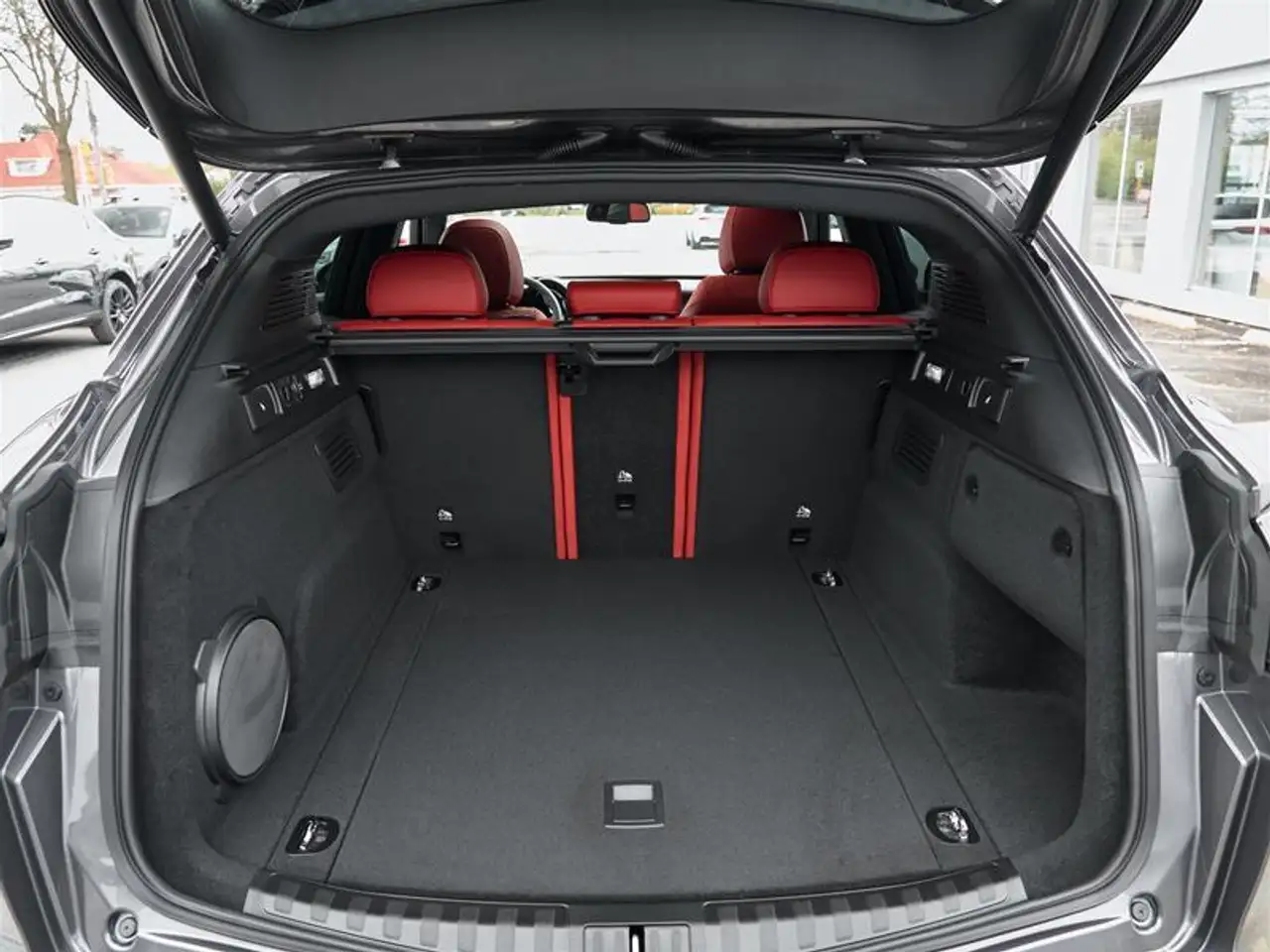 Alfa Romeo Stelvio снимка Alfa Romeo Stelvio
