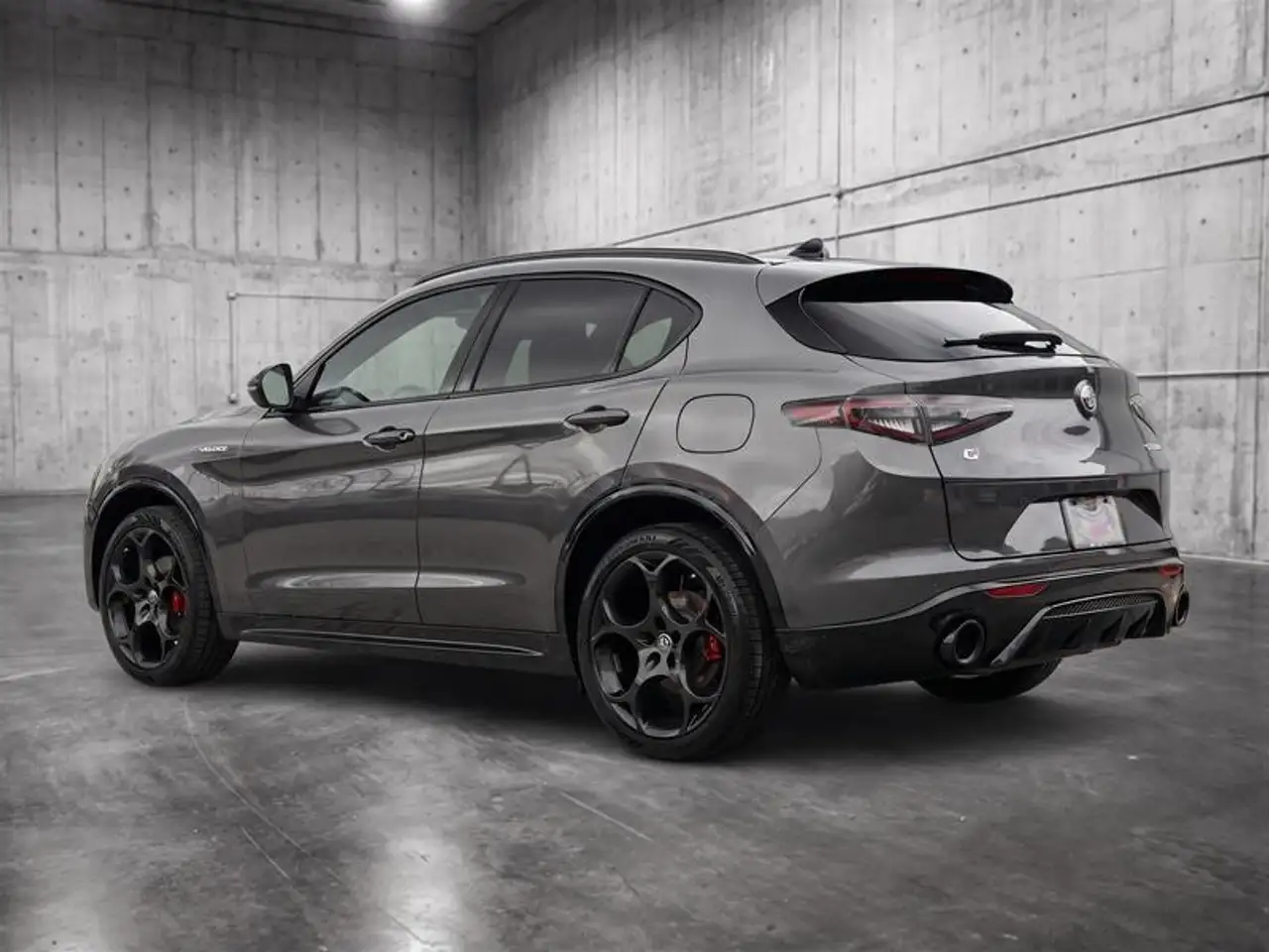 Alfa Romeo Stelvio снимка Alfa Romeo Stelvio