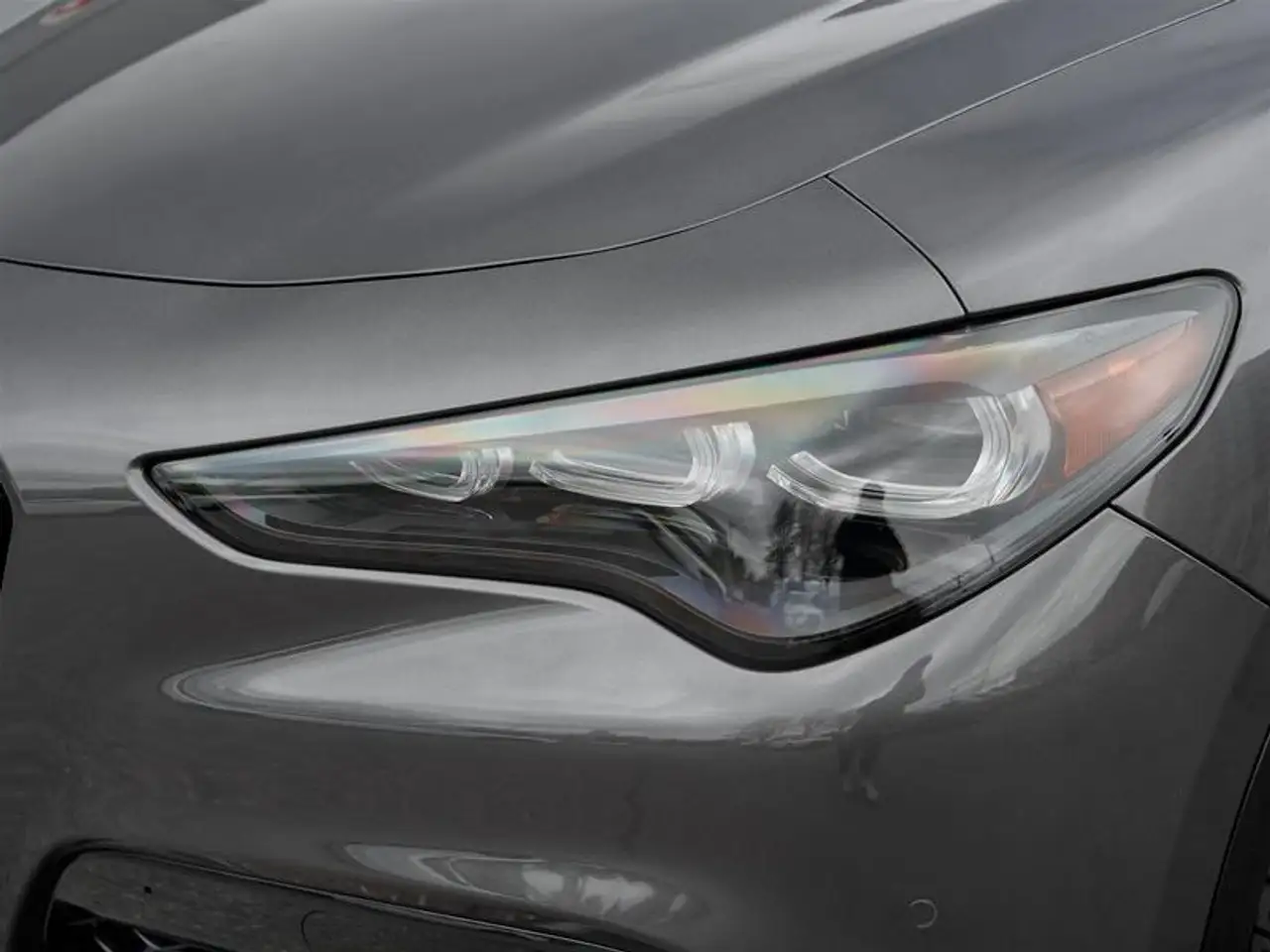 Alfa Romeo Stelvio снимка Alfa Romeo Stelvio