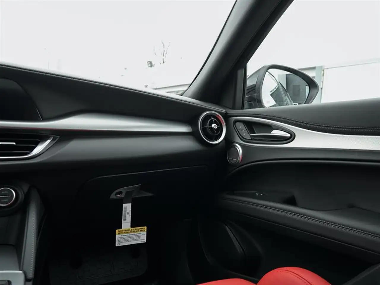 Alfa Romeo Stelvio снимка Alfa Romeo Stelvio