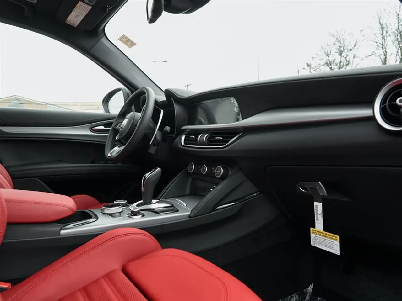 Alfa Romeo Stelvio снимка Alfa Romeo Stelvio