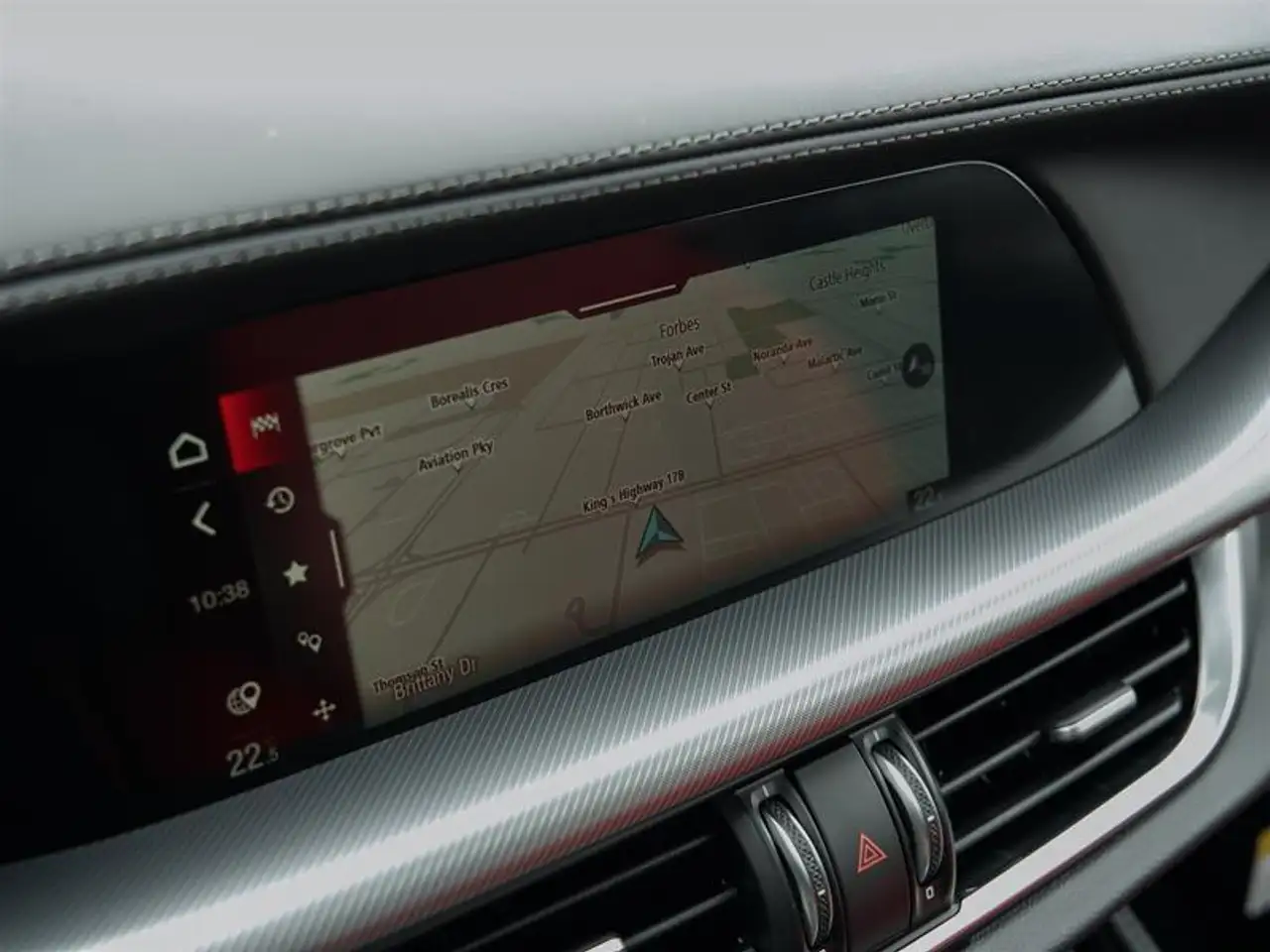 Alfa Romeo Stelvio снимка Alfa Romeo Stelvio