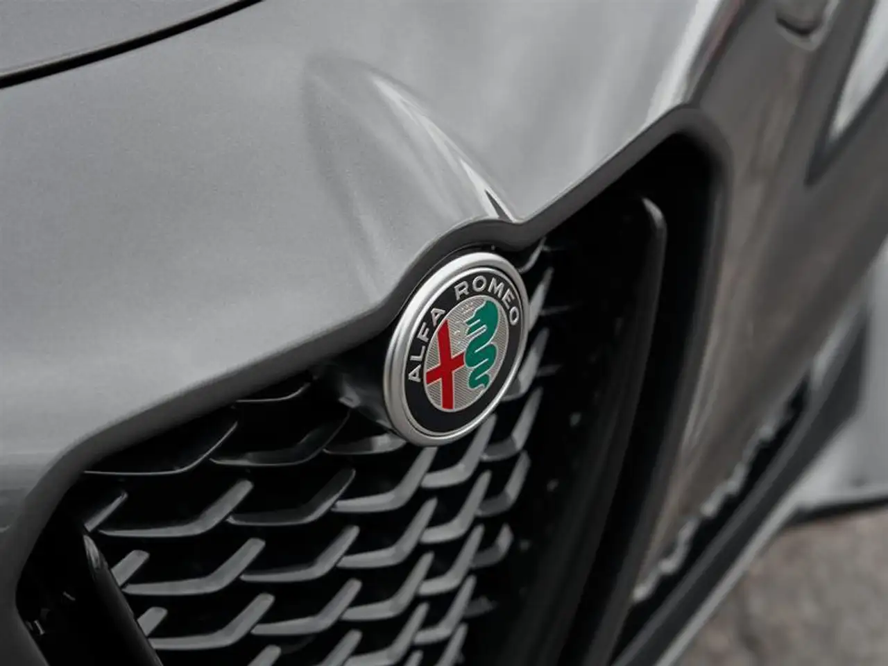 Alfa Romeo Stelvio снимка Alfa Romeo Stelvio
