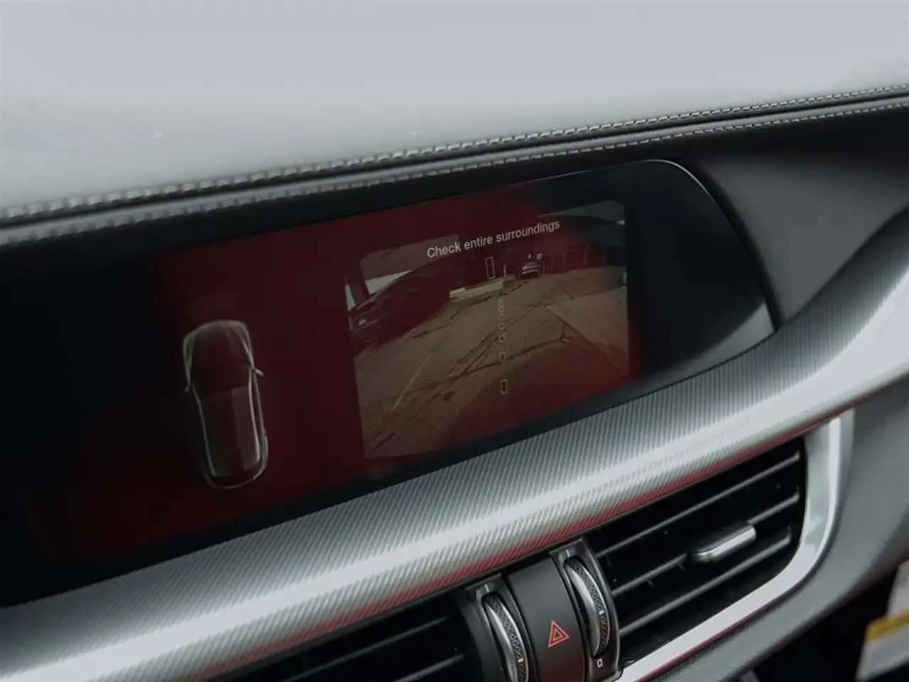 Alfa Romeo Stelvio снимка Alfa Romeo Stelvio