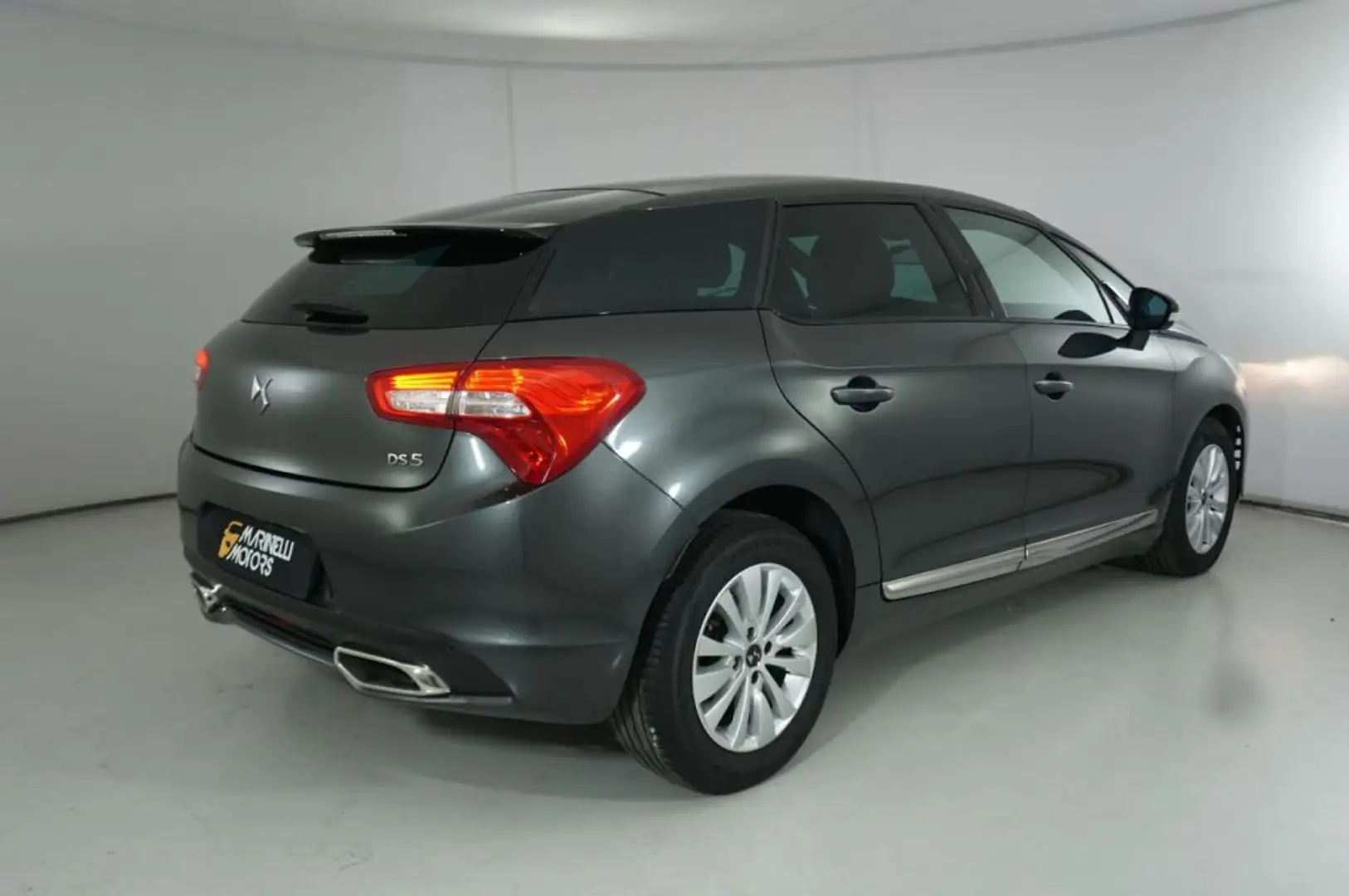 DS Automobiles DS 5 1.6 BLUEHDI 120CV CHIC Šedá - 2