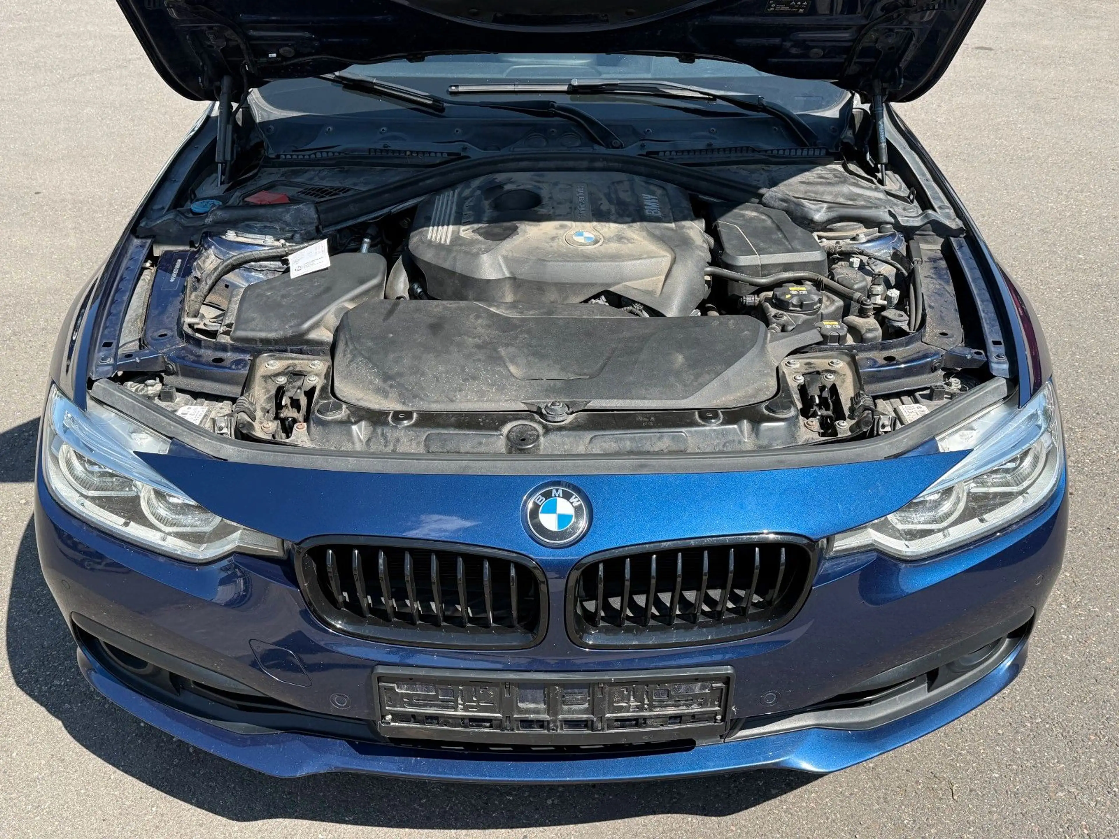 BMW 320 i xDrive Advantage LED Navi Automatik EU6 Tüv — photo 9