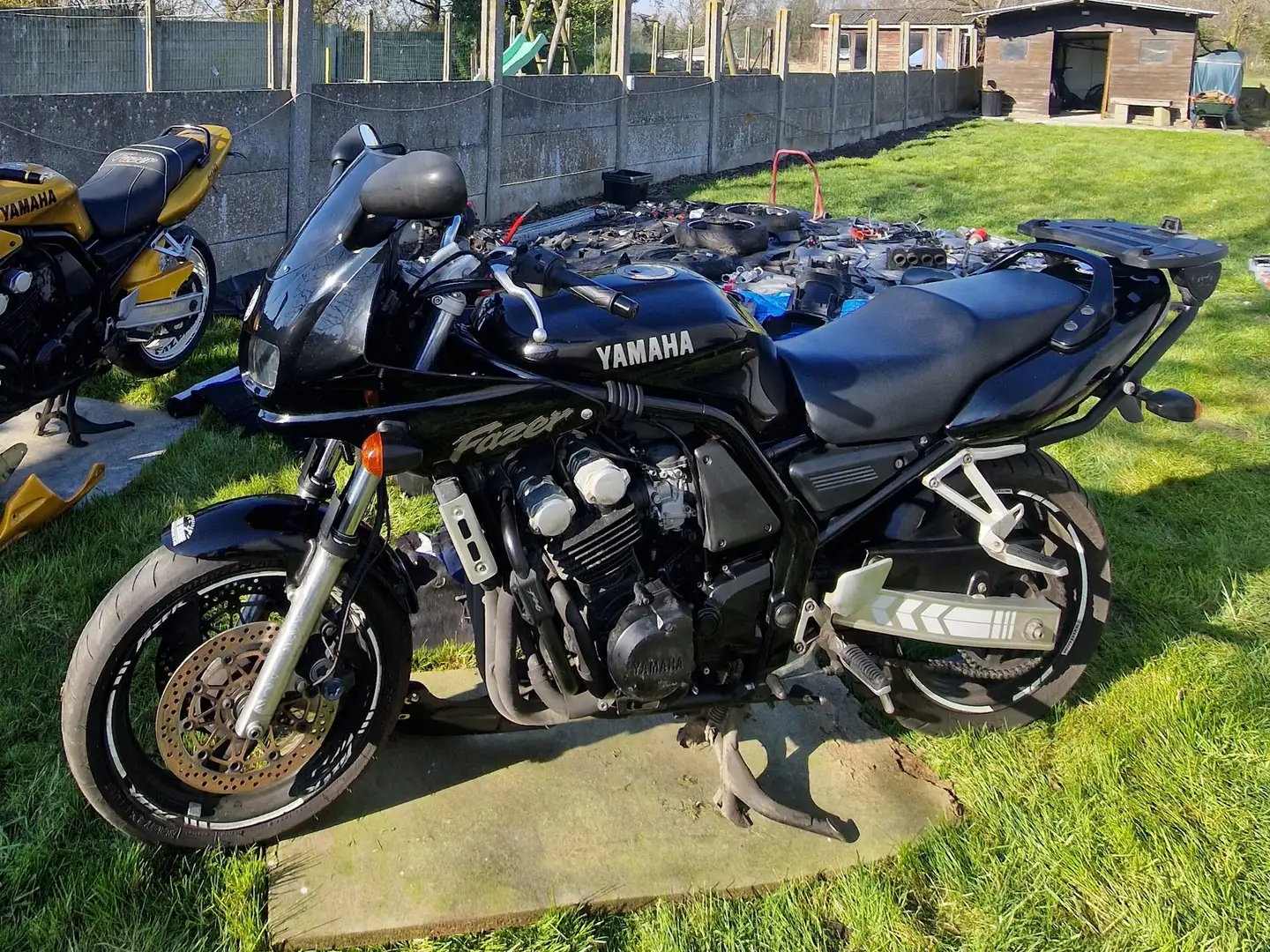 Yamaha FZR 600 Negru - 2